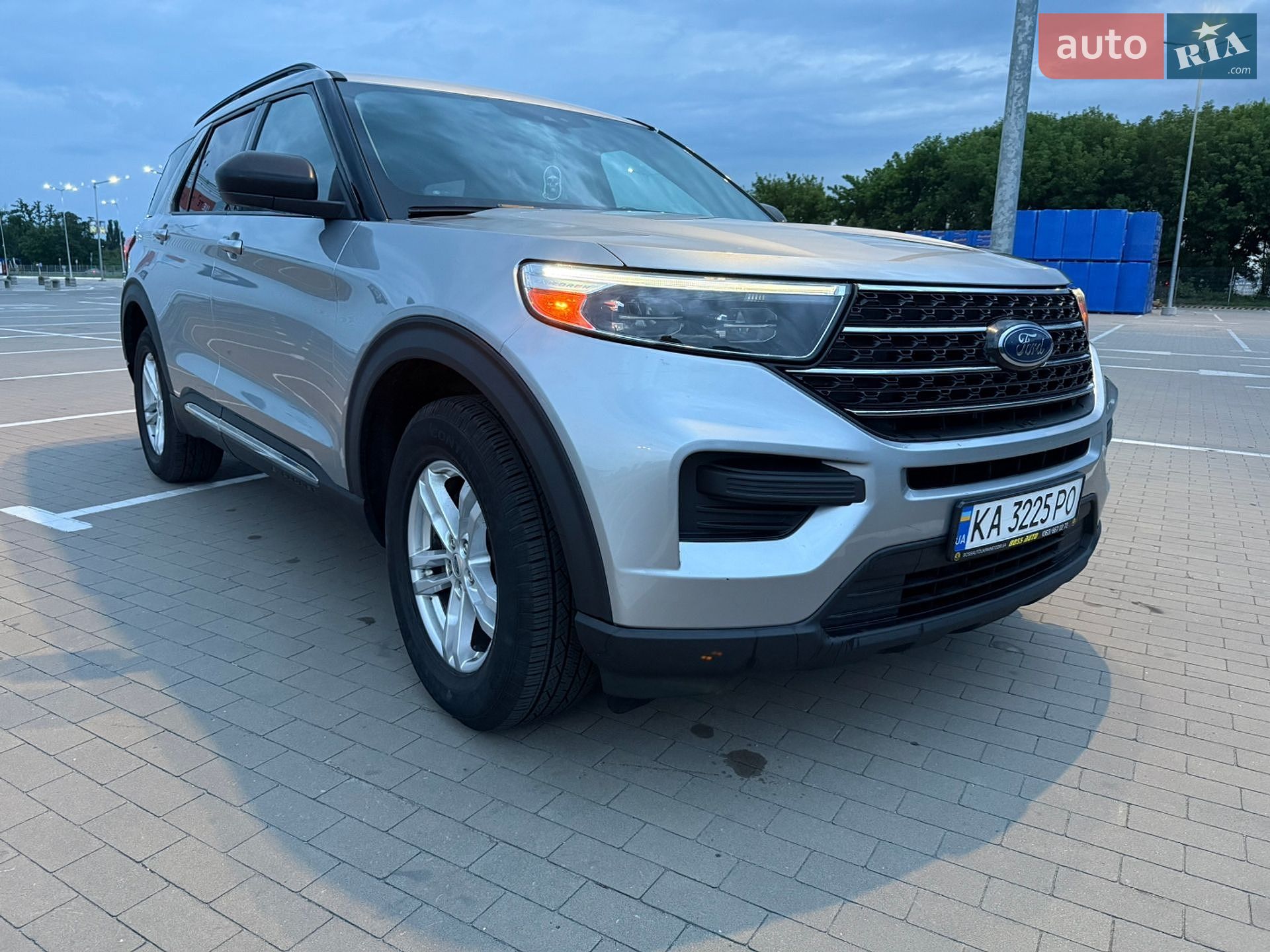 Ford Explorer 2020 VIN 1FMSK8DH6LGC72786 фото оголошення 2 з 18