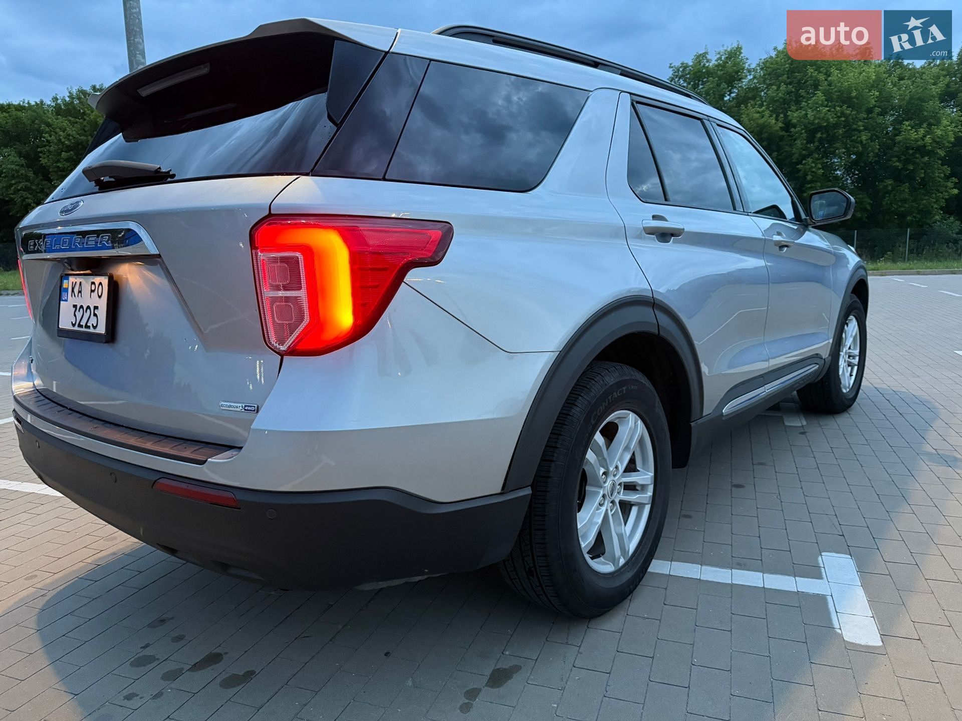 Ford Explorer 2020 VIN 1FMSK8DH6LGC72786 фото оголошення 3 з 18