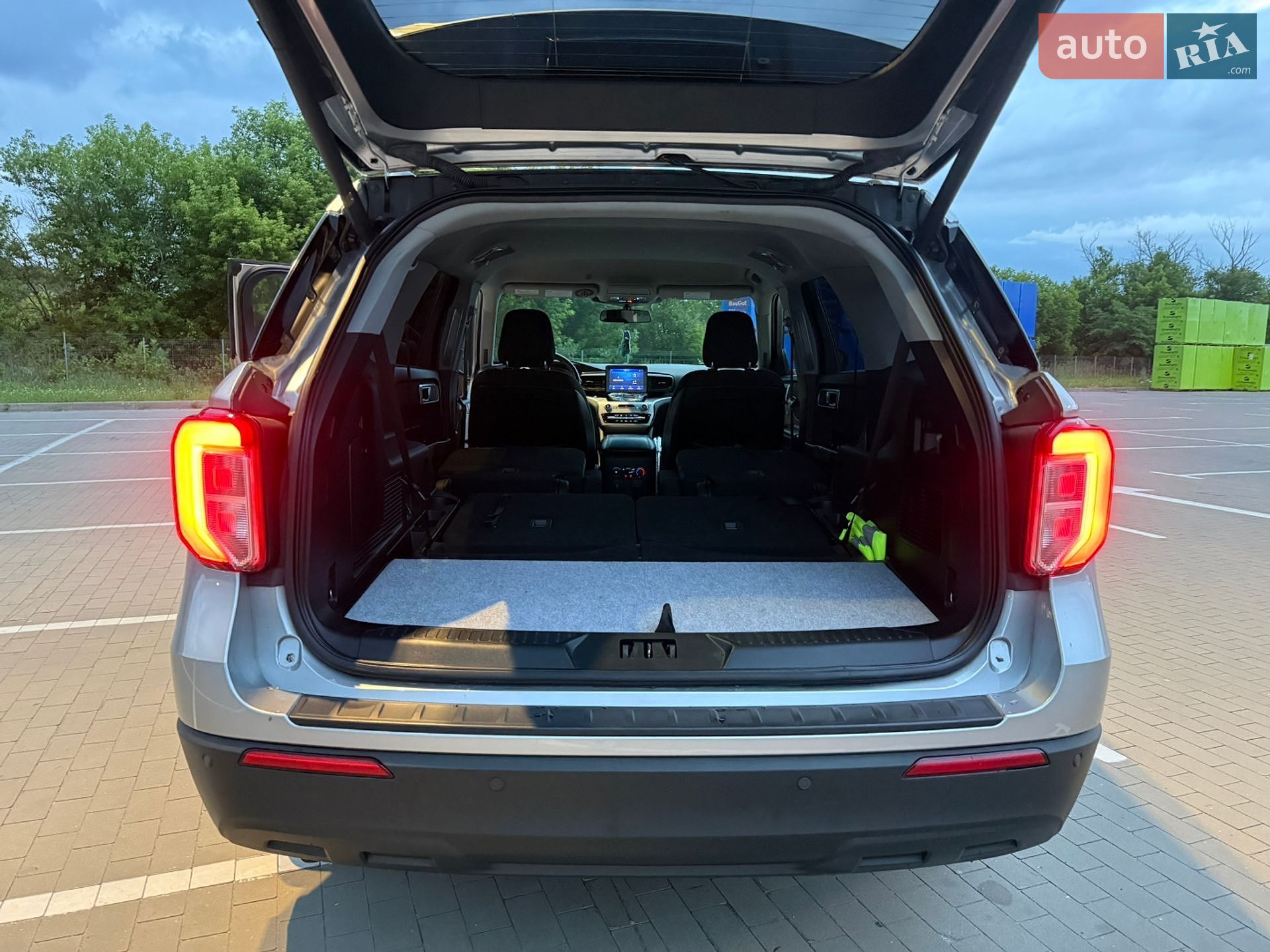 Ford Explorer 2020 VIN 1FMSK8DH6LGC72786 фото оголошення 9 з 18