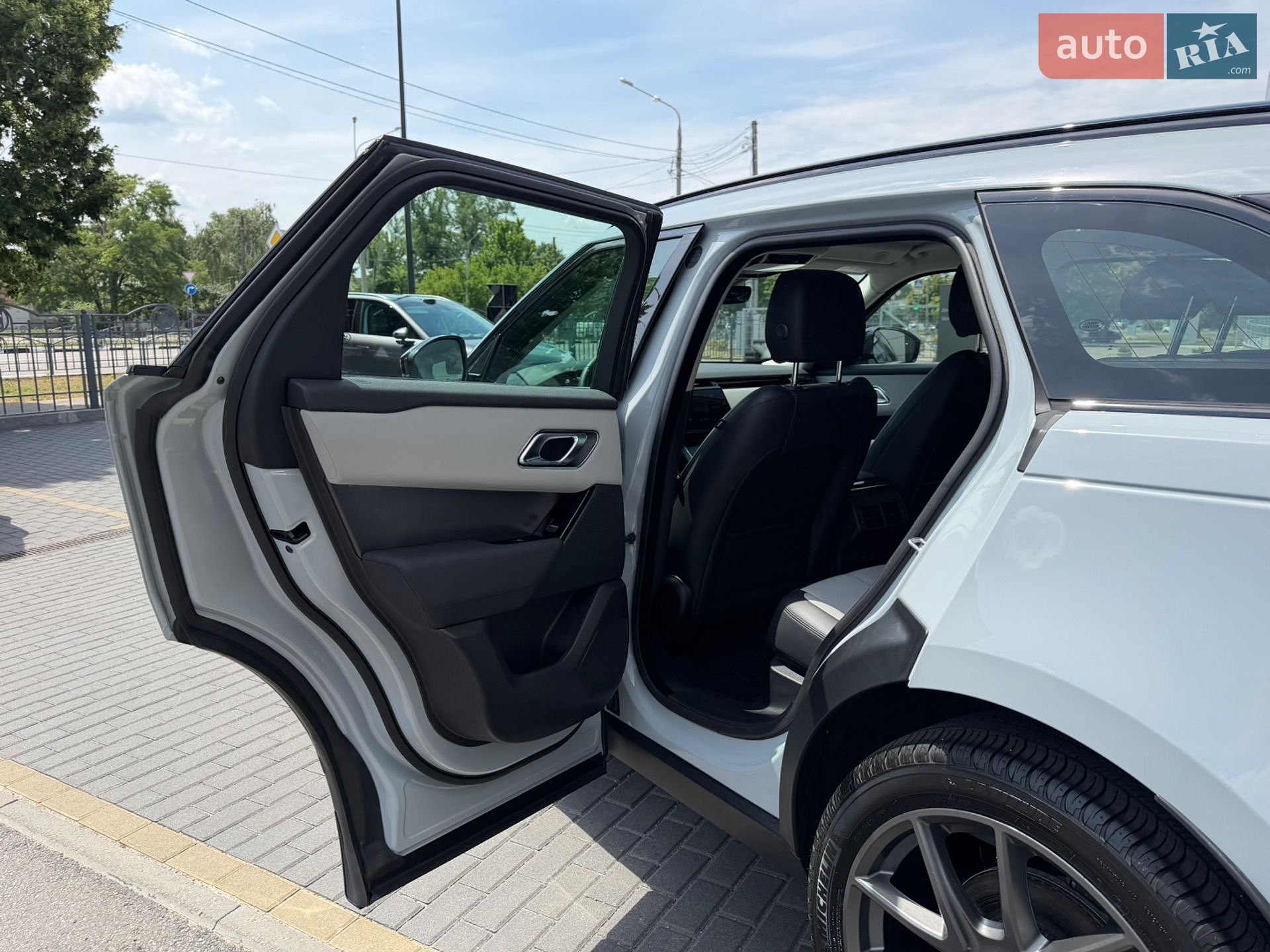 Land Rover Range Rover Velar 2024 VIN SALYA2BN7SA393361 фото оголошення 24 з 35
