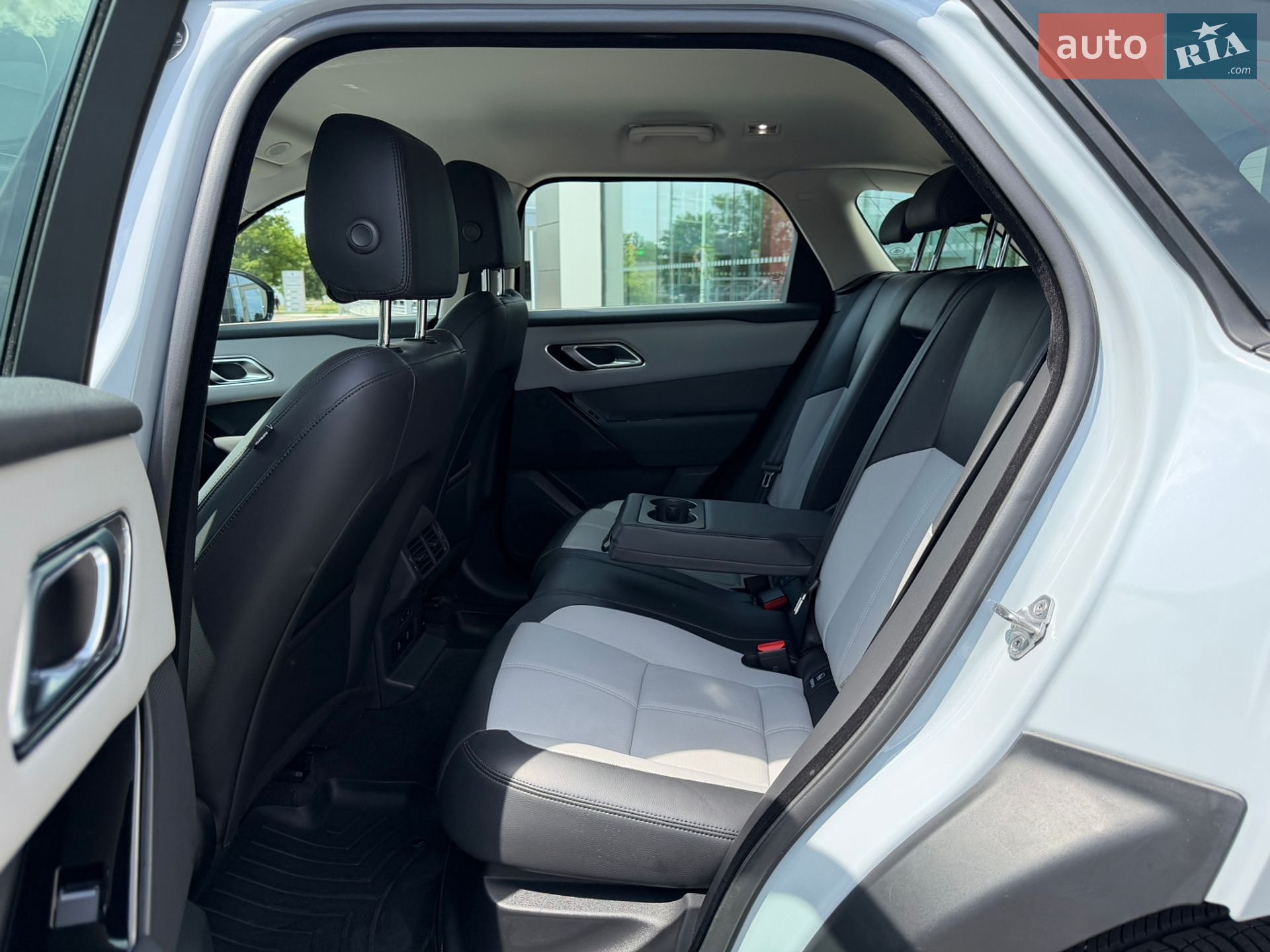 Land Rover Range Rover Velar 2024 VIN SALYA2BN7SA393361 фото оголошення 25 з 35