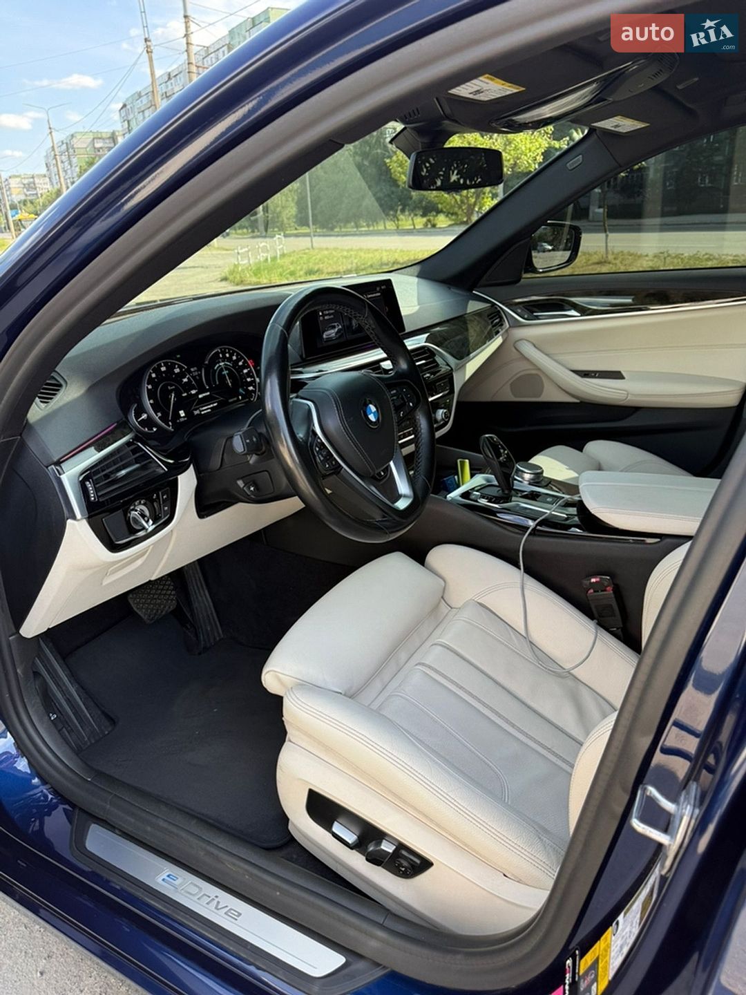 BMW 5 Series 2019 VIN WBAJA9C52KB398782 фото оголошення 8 з 11