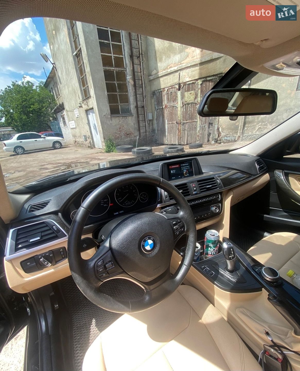 BMW 3 Series 2017 VIN WBA8E1G50JNU89769 фото оголошення 12 з 15