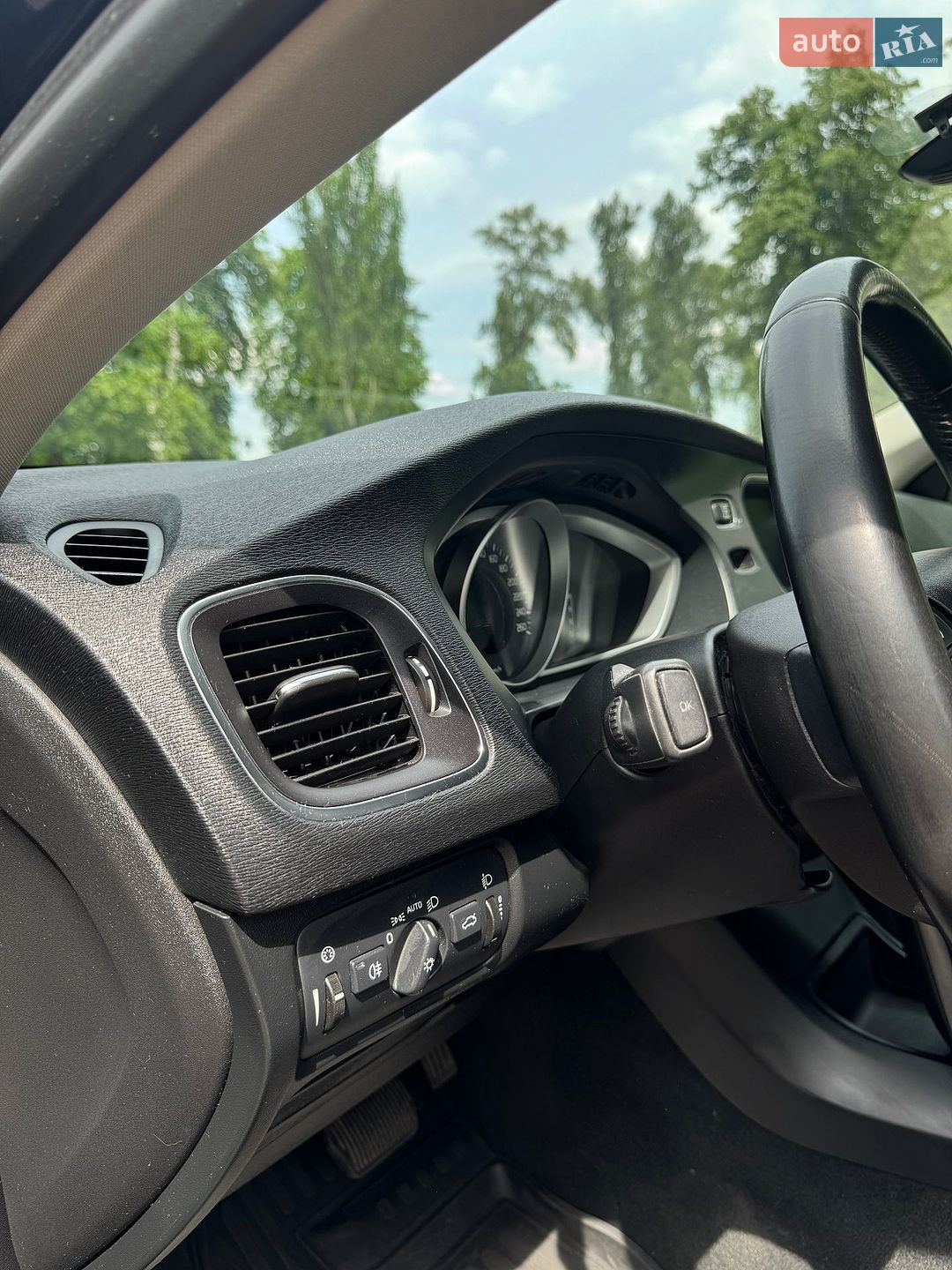 Volvo V40 2014 VIN YV1MV845BF2179247 фото оголошення 26 з 54