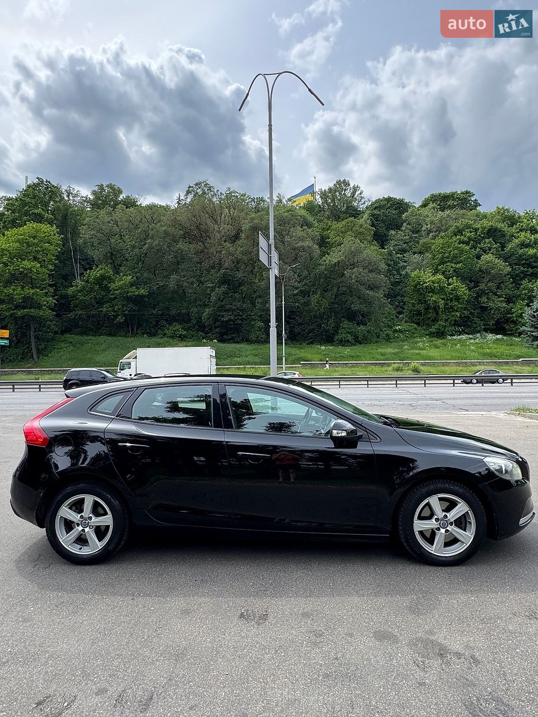Volvo V40 2014 VIN YV1MV845BF2179247 фото оголошення 4 з 54