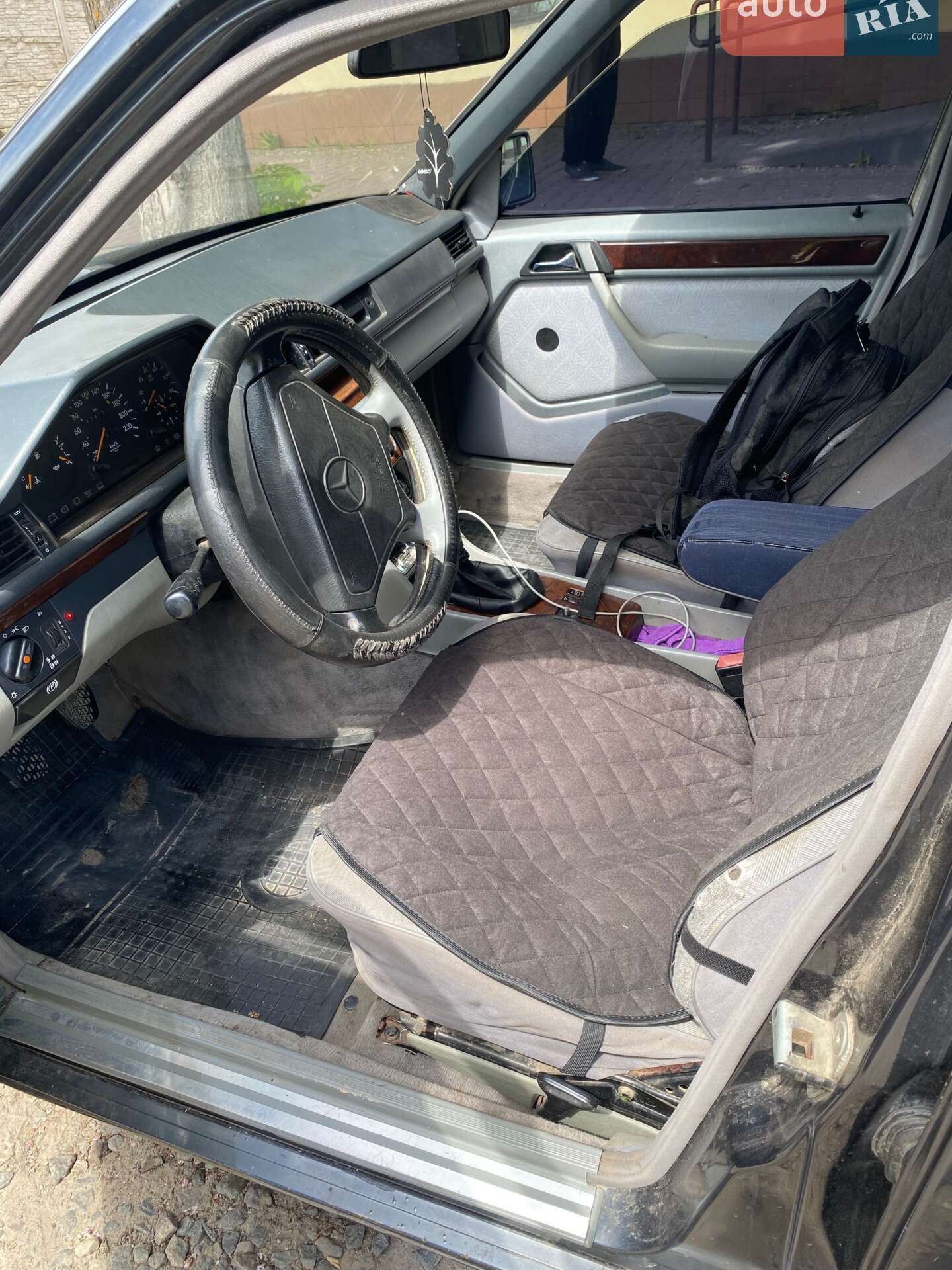 Mercedes-Benz E-Class 1992 VIN WDB1240261B558913 фото оголошення 5 з 7