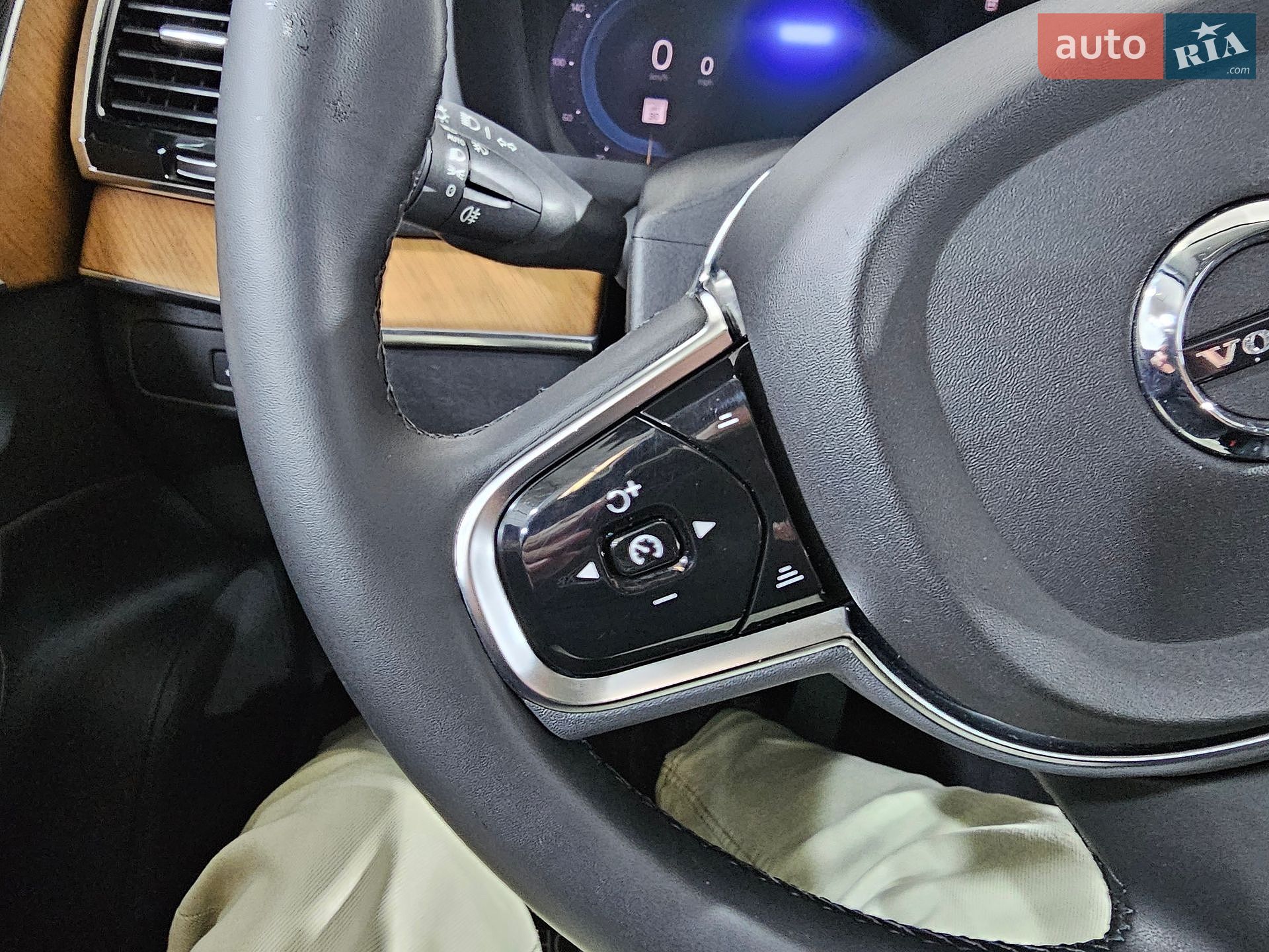 Volvo XC90 2022 VIN YV4H60CW5P1950440 фото оголошення 39 з 45