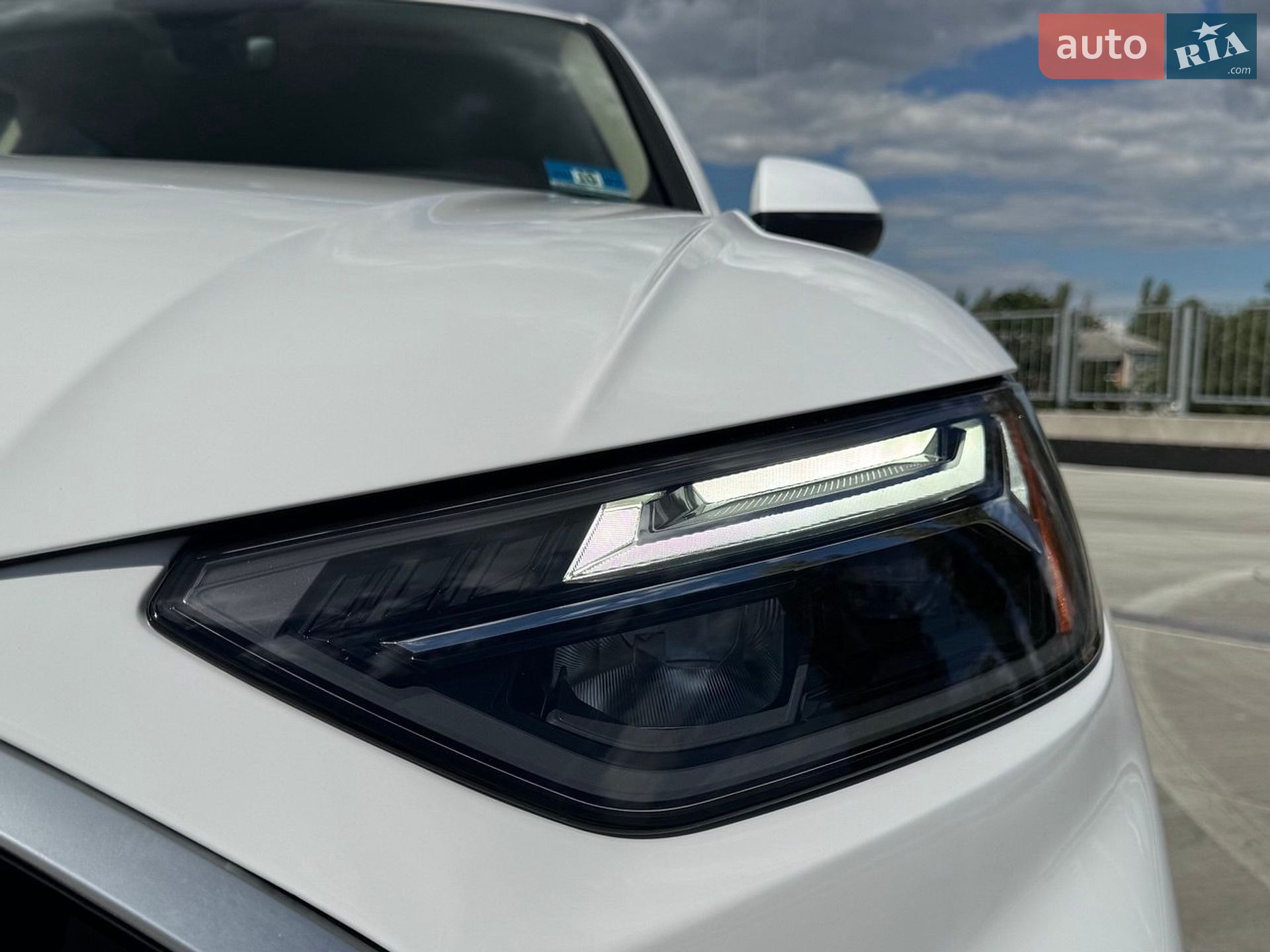 Audi Q5 2020 VIN WA1AAAFYXM2011628 фото оголошення 3 з 17