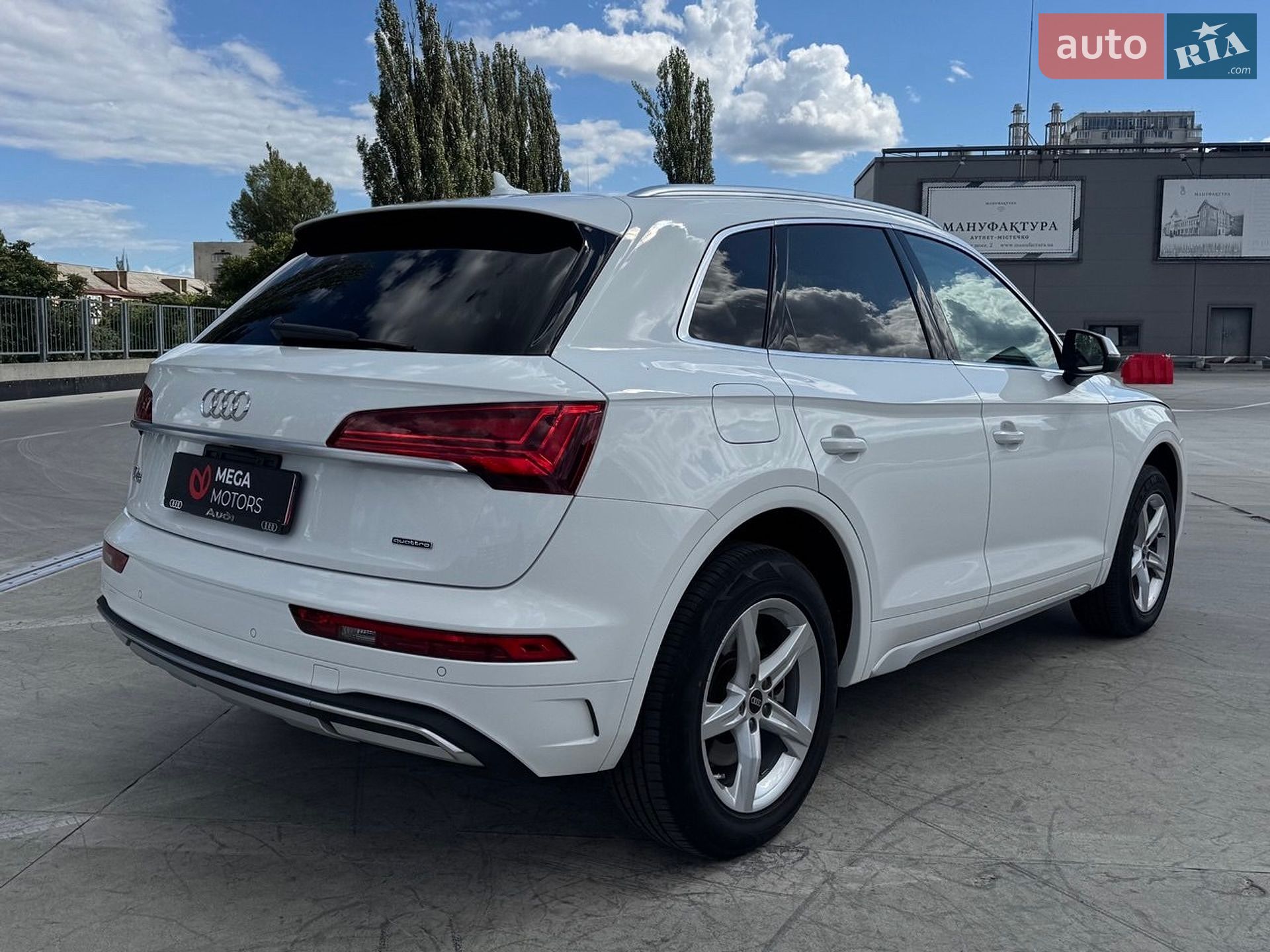 Audi Q5 2020 VIN WA1AAAFYXM2011628 фото оголошення 4 з 17