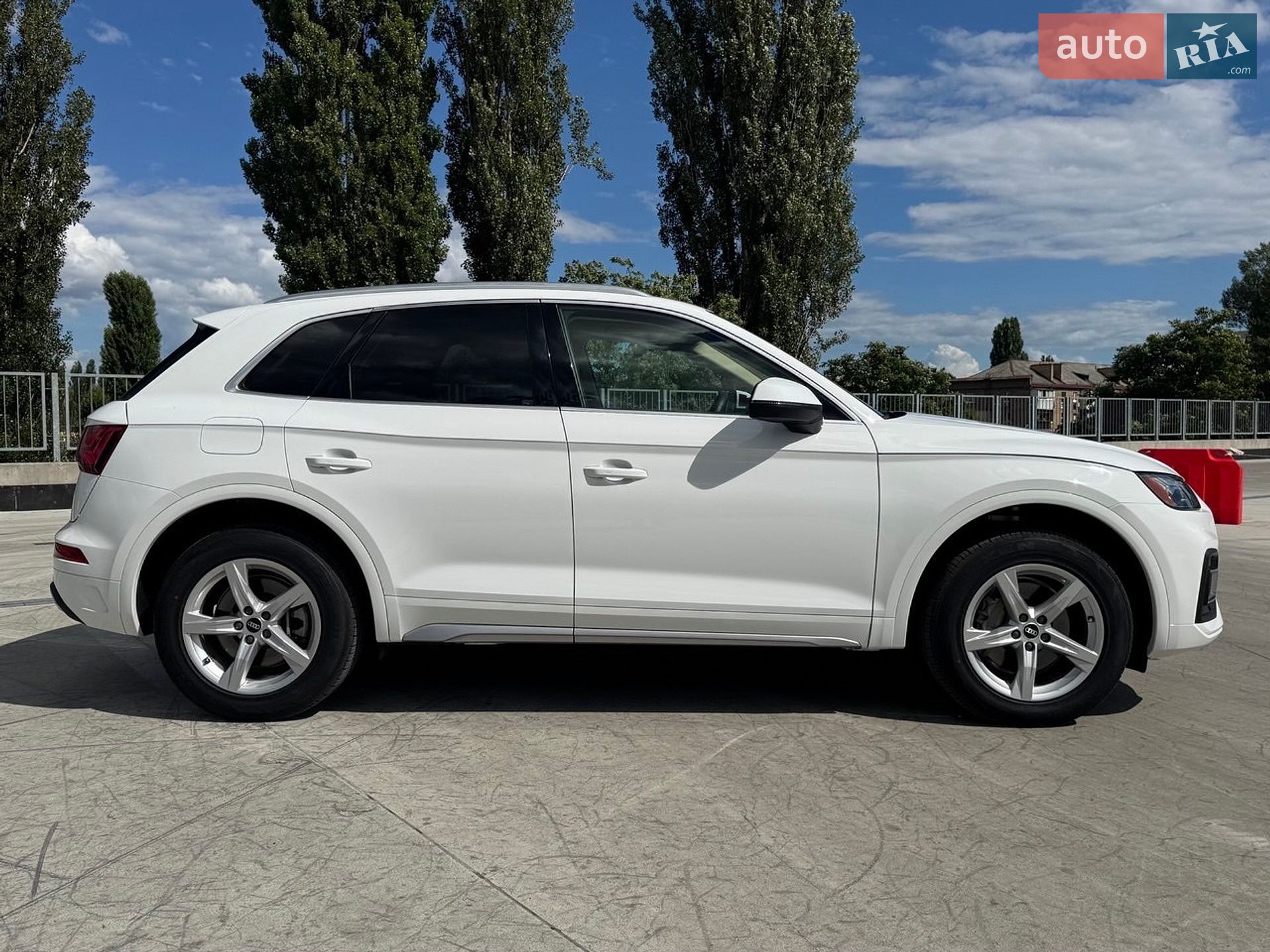 Audi Q5 2020 VIN WA1AAAFYXM2011628 фото оголошення 7 з 17