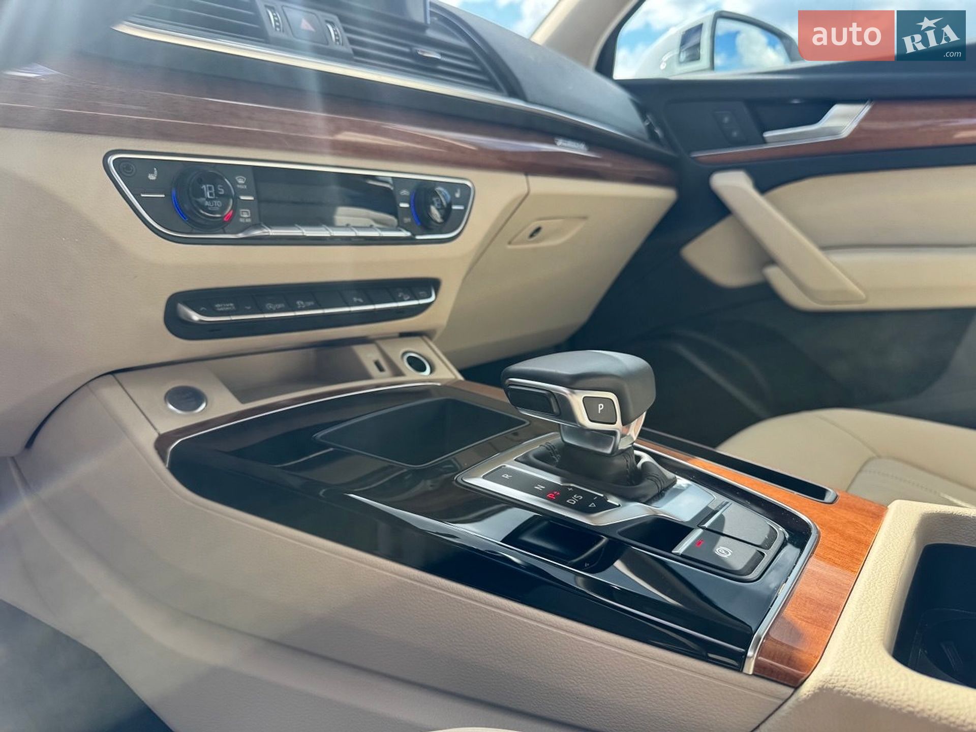 Audi Q5 2020 VIN WA1AAAFYXM2011628 фото оголошення 11 з 17