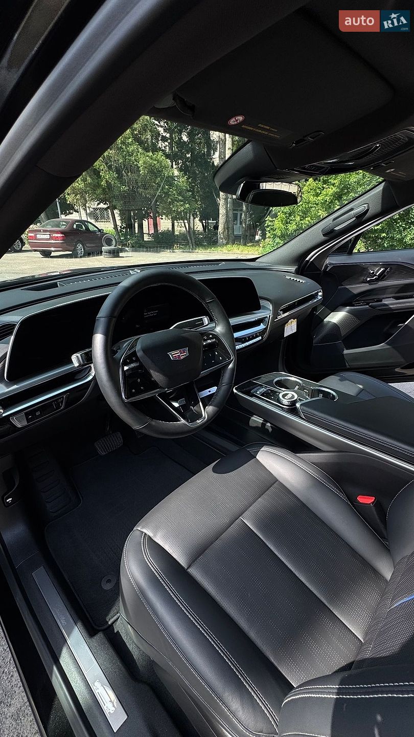 Cadillac Lyriq 2023 VIN 1GYKPPRK7RZ115781 фото оголошення 12 з 23