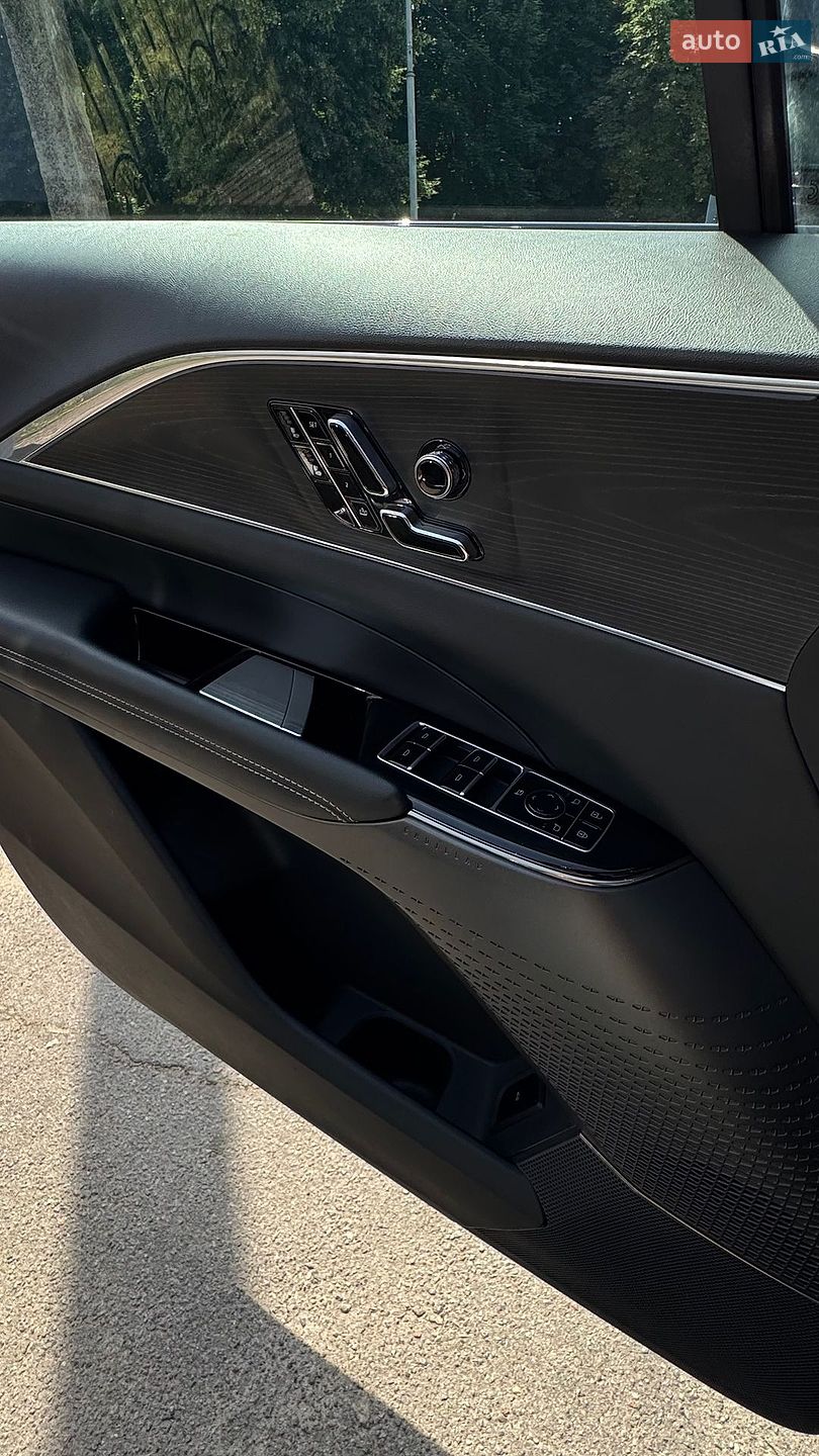 Cadillac Lyriq 2023 VIN 1GYKPPRK7RZ115781 фото оголошення 13 з 23