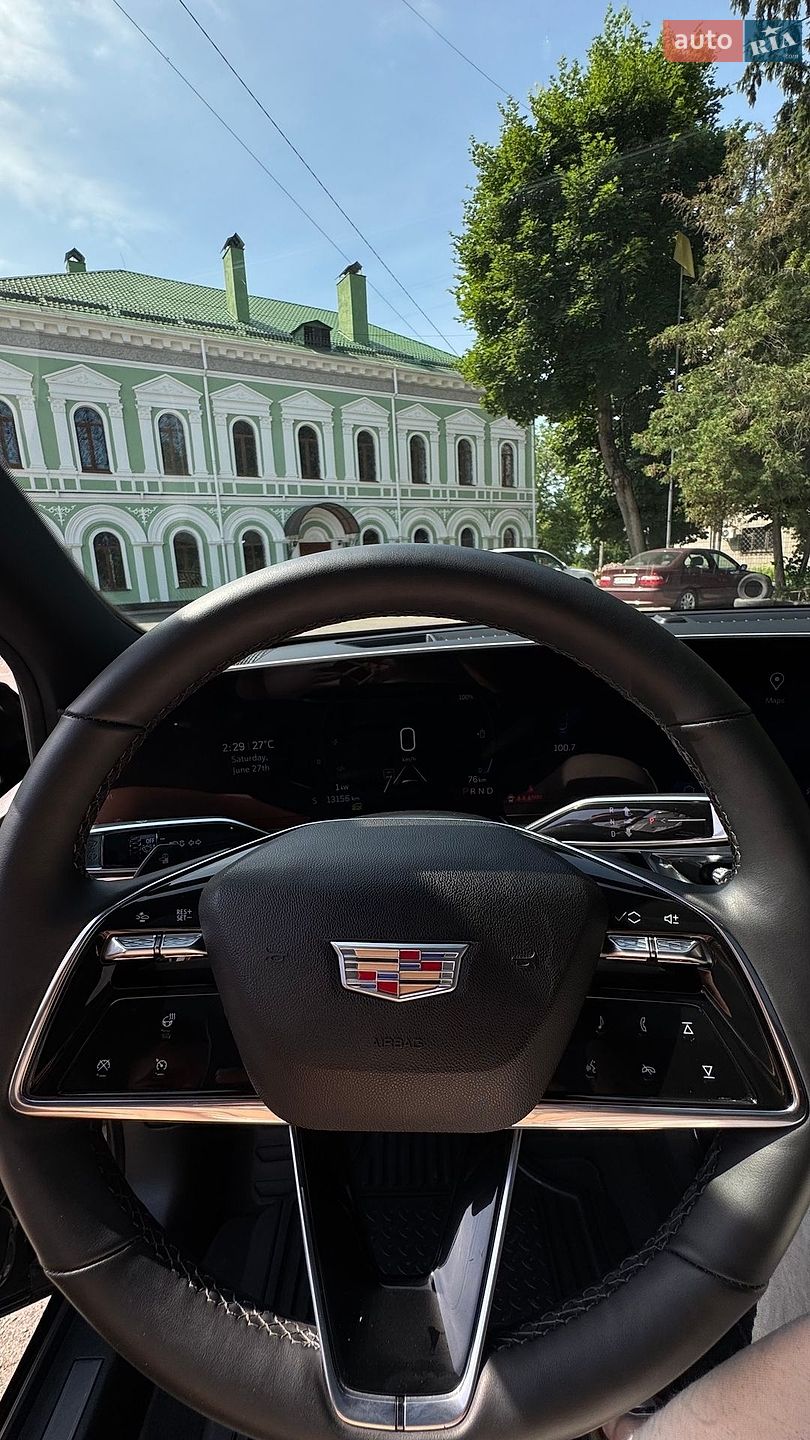 Cadillac Lyriq 2023 VIN 1GYKPPRK7RZ115781 фото оголошення 14 з 23