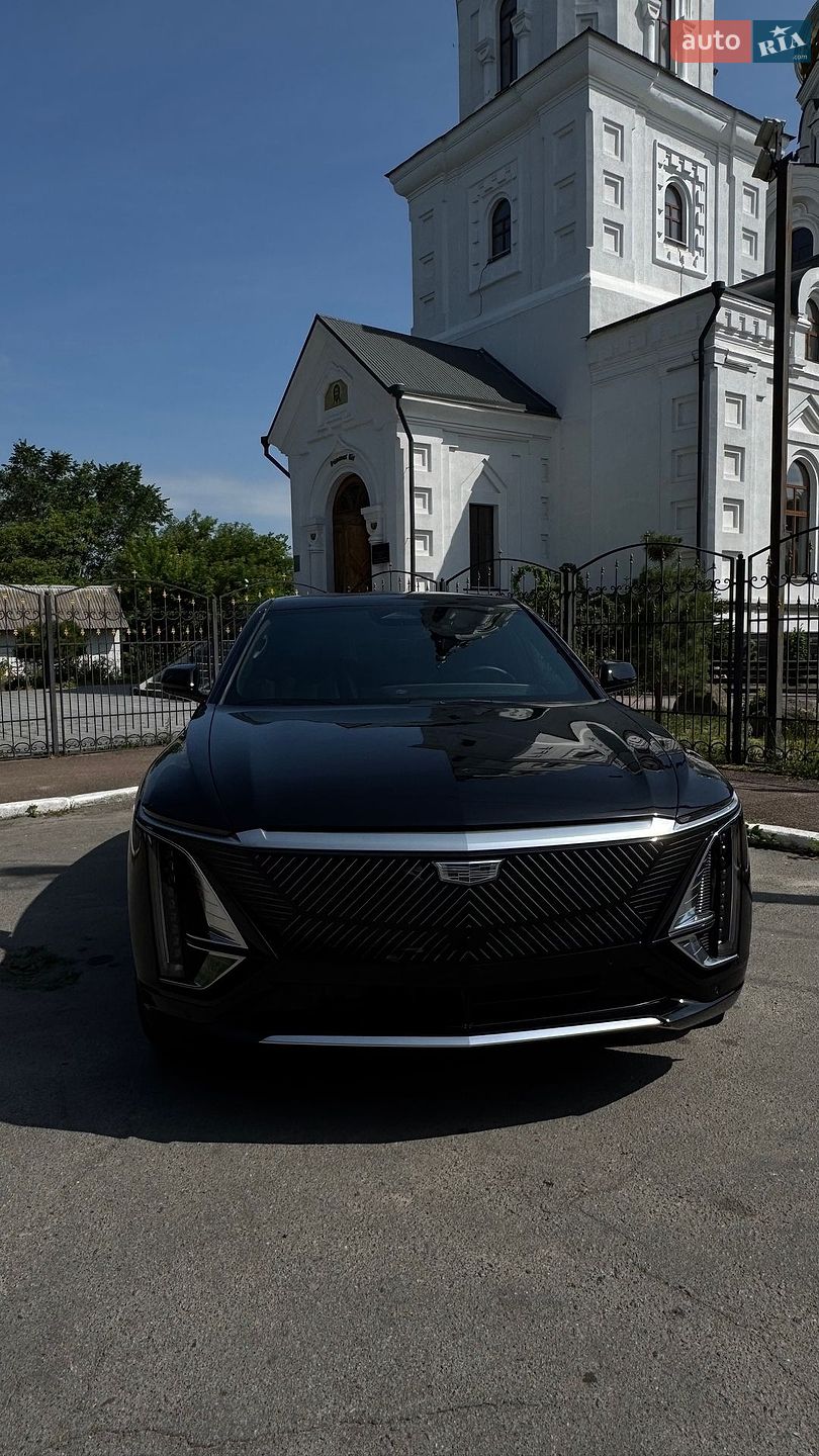 Cadillac Lyriq 2023 VIN 1GYKPPRK7RZ115781 фото оголошення 3 з 23