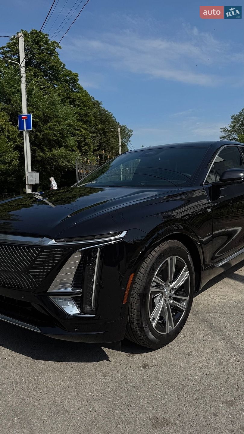Cadillac Lyriq 2023 VIN 1GYKPPRK7RZ115781 фото оголошення 10 з 23
