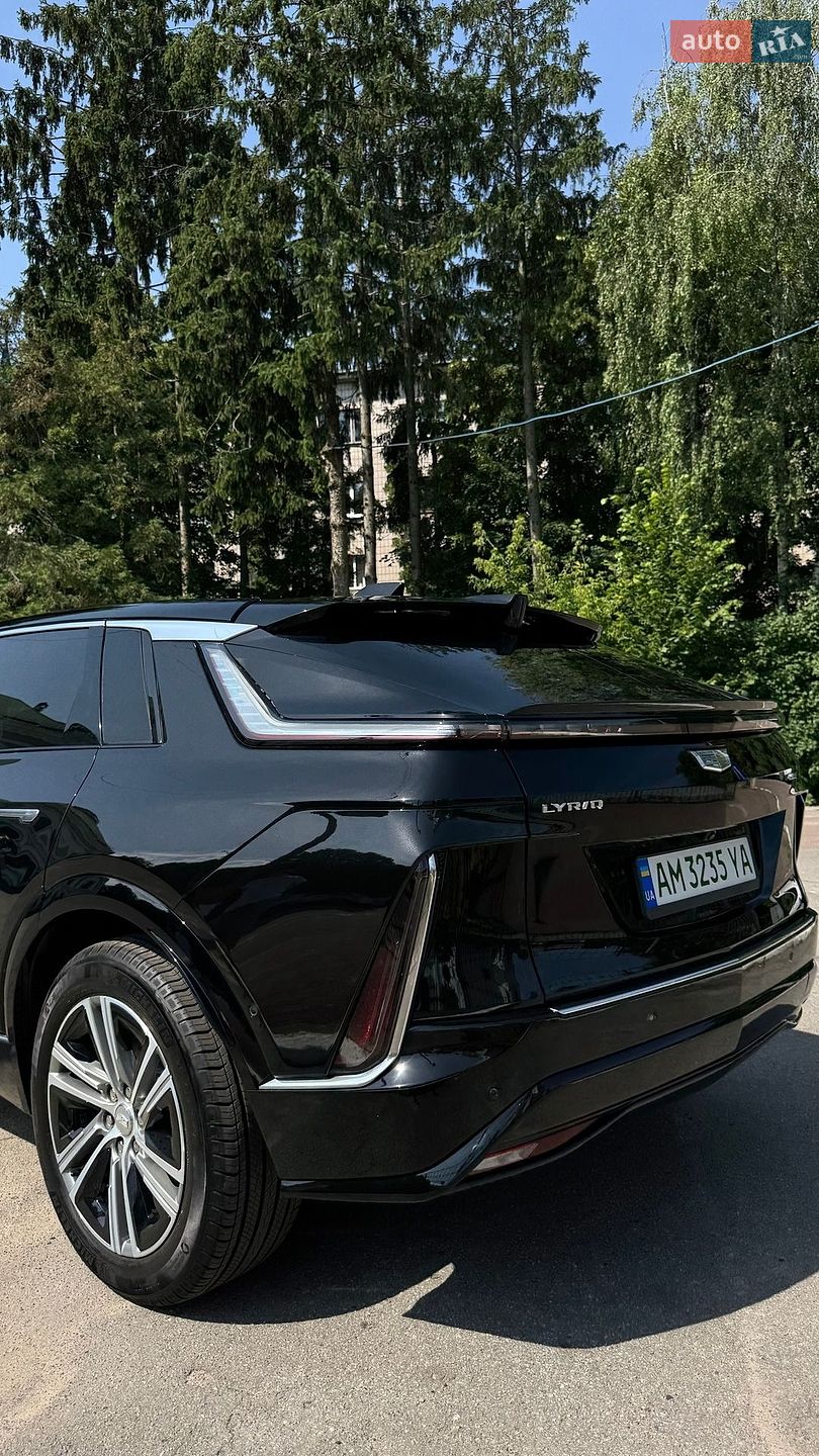Cadillac Lyriq 2023 VIN 1GYKPPRK7RZ115781 фото оголошення 8 з 23
