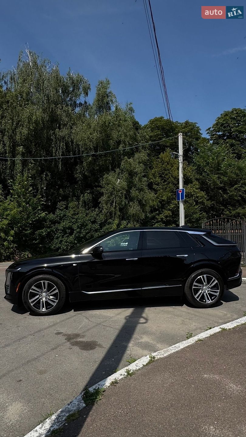 Cadillac Lyriq 2023 VIN 1GYKPPRK7RZ115781 фото оголошення 9 з 23