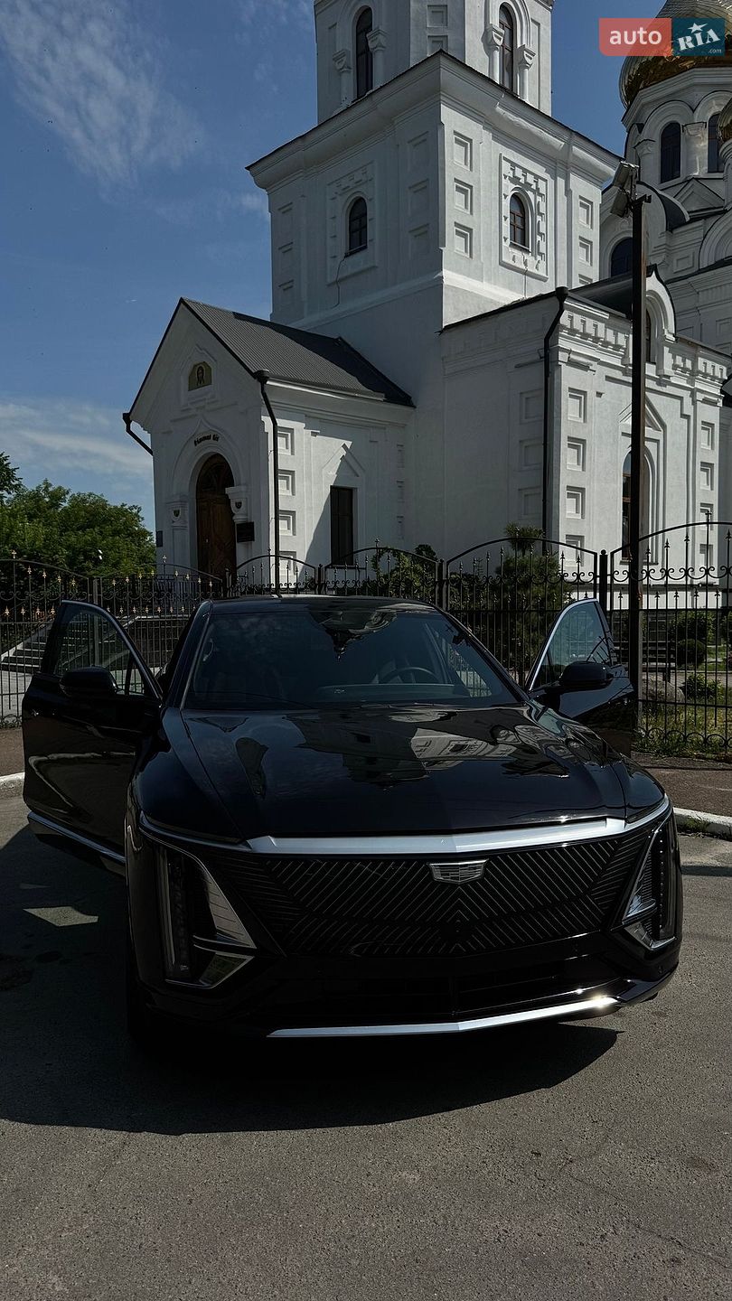 Cadillac Lyriq 2023 VIN 1GYKPPRK7RZ115781 фото оголошення 11 з 23