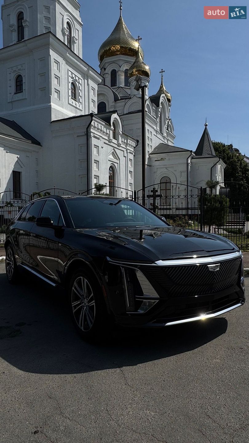 Cadillac Lyriq 2023 VIN 1GYKPPRK7RZ115781 фото оголошення 2 з 23