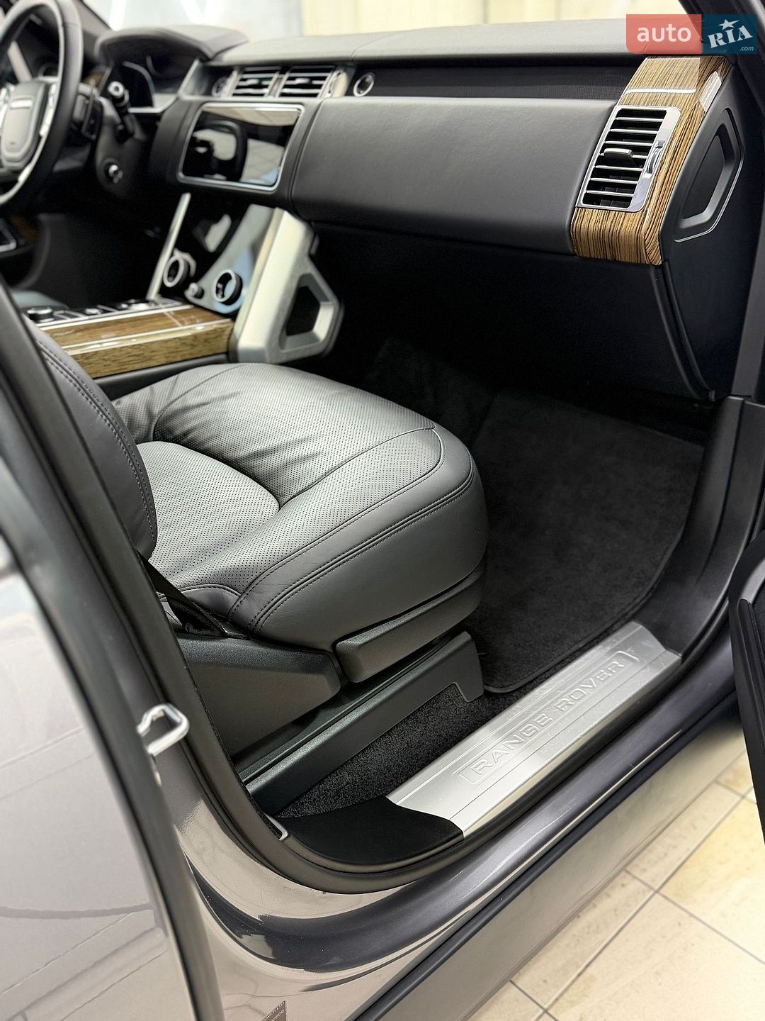 LAND ROVER RANGE ROVER VOGUE 2019 VIN SALGA2BK6LA582506 фото оголошення 19 з 69