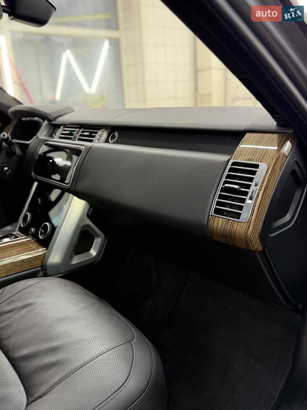 LAND ROVER RANGE ROVER VOGUE 2019 VIN SALGA2BK6LA582506 фото оголошення 20 з 69