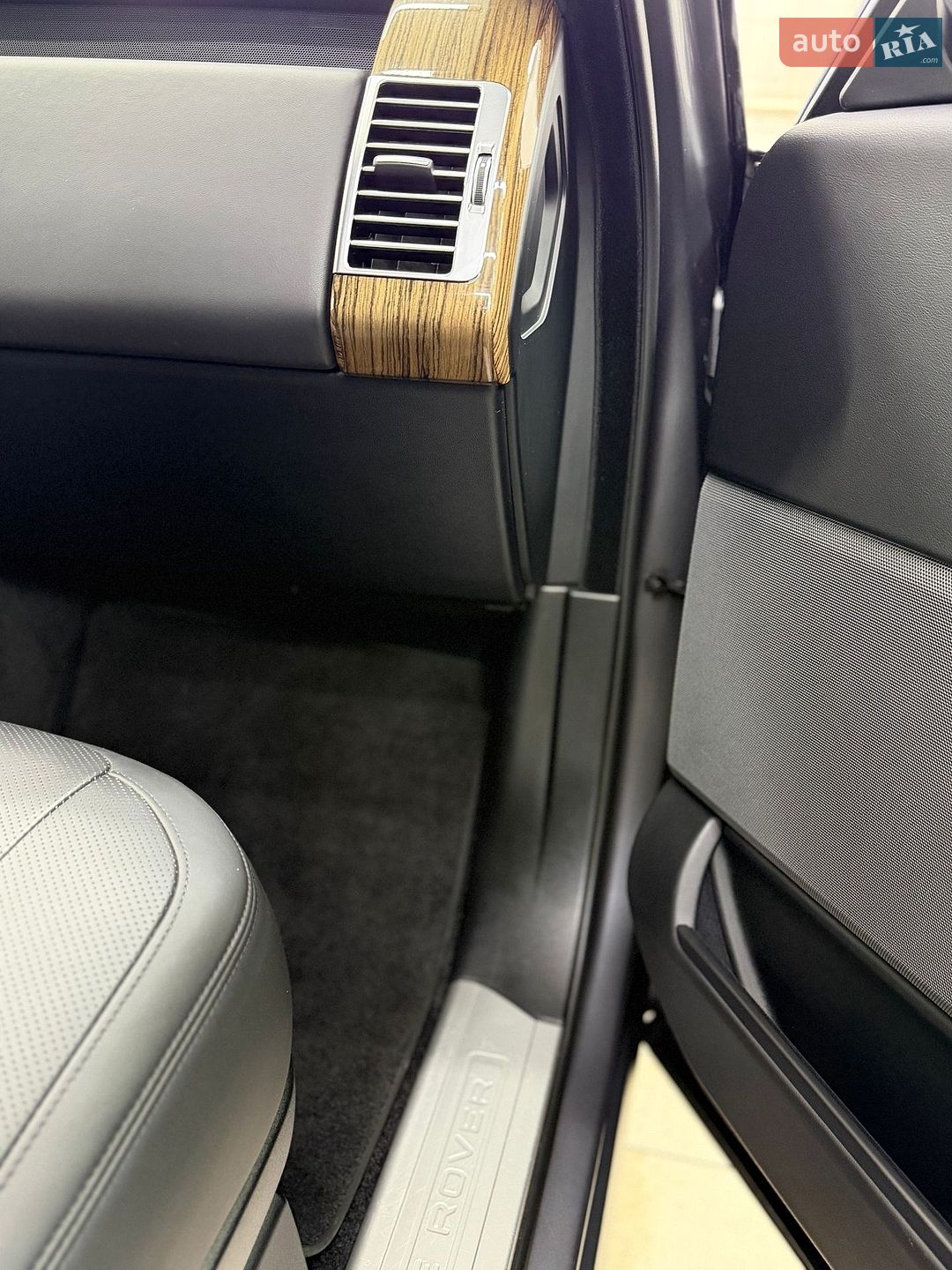 LAND ROVER RANGE ROVER VOGUE 2019 VIN SALGA2BK6LA582506 фото оголошення 22 з 69