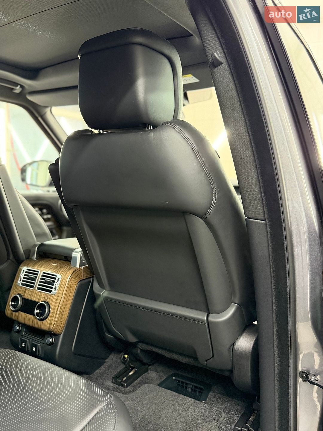 LAND ROVER RANGE ROVER VOGUE 2019 VIN SALGA2BK6LA582506 фото оголошення 30 з 69