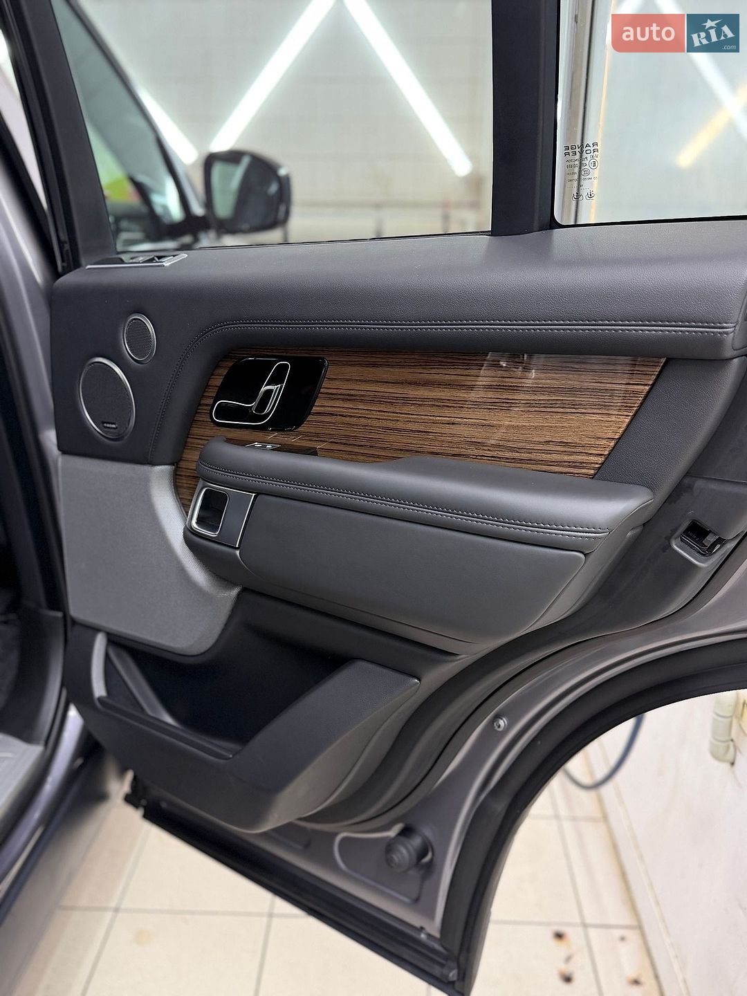 LAND ROVER RANGE ROVER VOGUE 2019 VIN SALGA2BK6LA582506 фото оголошення 31 з 69