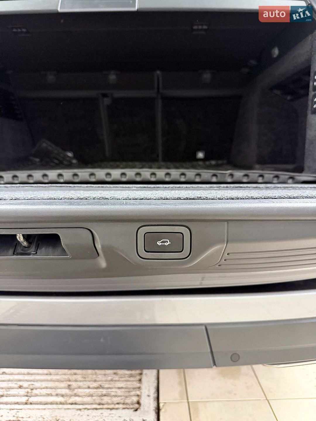 LAND ROVER RANGE ROVER VOGUE 2019 VIN SALGA2BK6LA582506 фото оголошення 40 з 69