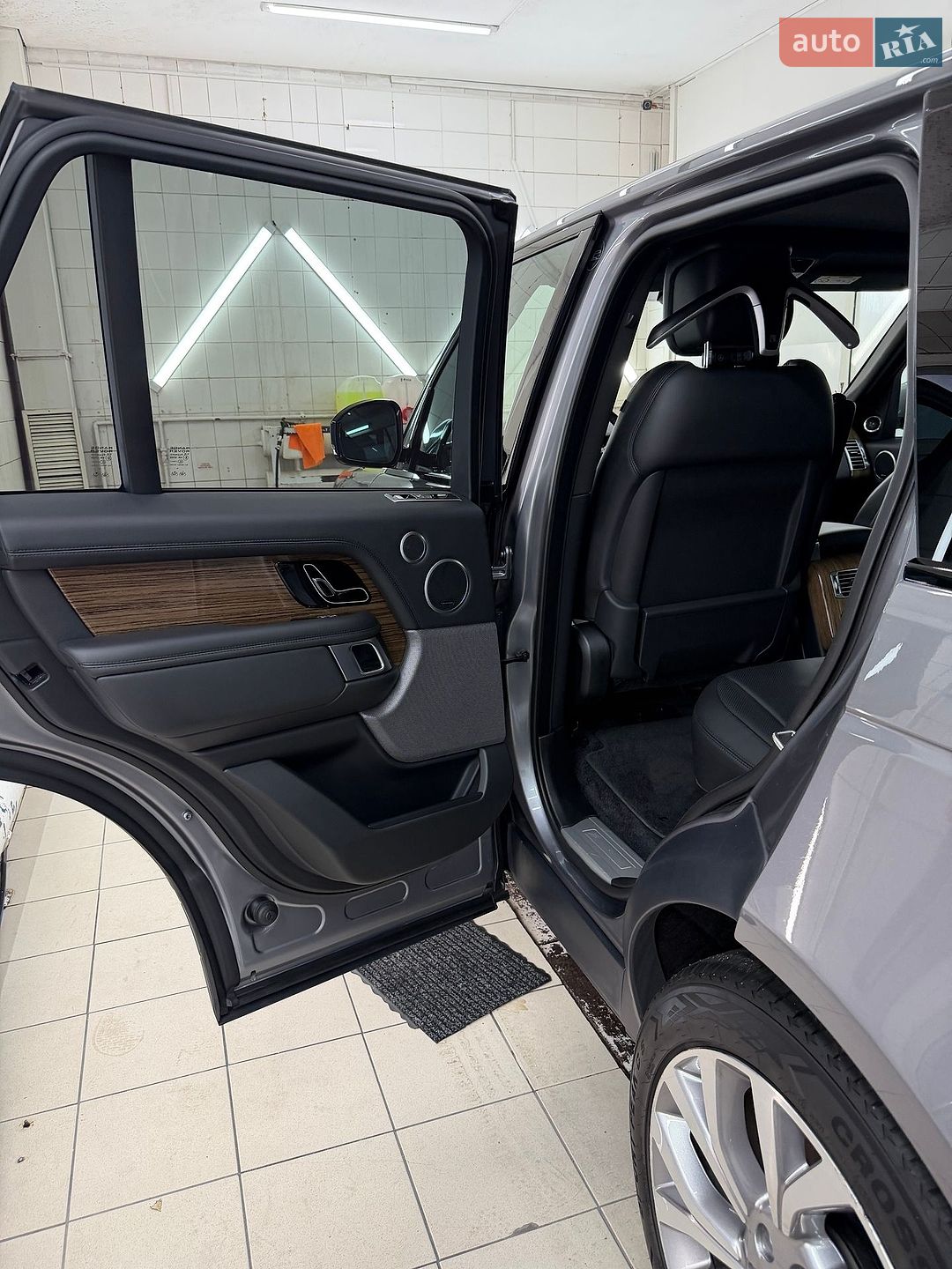 LAND ROVER RANGE ROVER VOGUE 2019 VIN SALGA2BK6LA582506 фото оголошення 45 з 69