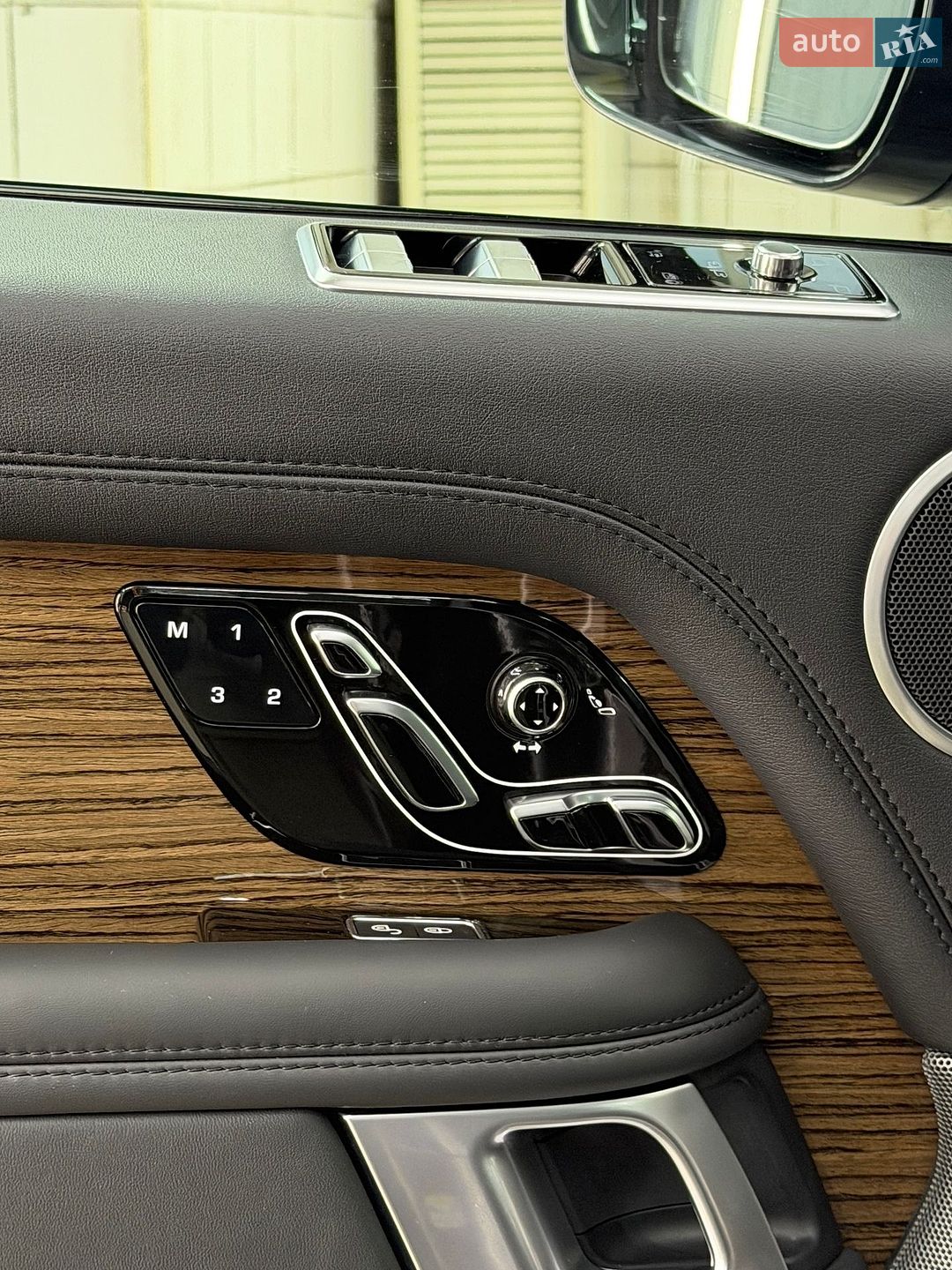 LAND ROVER RANGE ROVER VOGUE 2019 VIN SALGA2BK6LA582506 фото оголошення 61 з 69