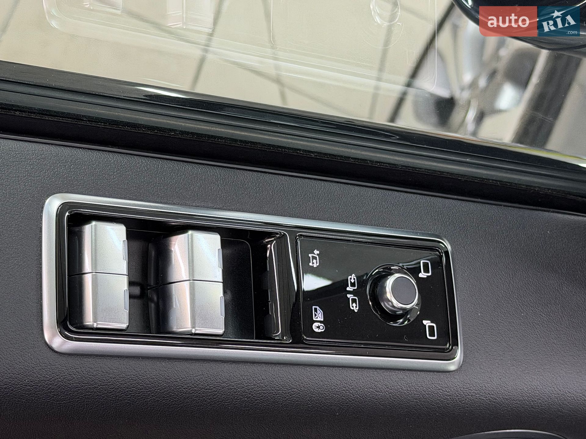 LAND ROVER RANGE ROVER VOGUE 2019 VIN SALGA2BK6LA582506 фото оголошення 62 з 69