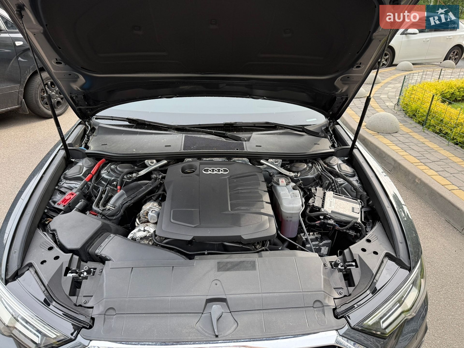 Audi A6 2023 VIN WAUZZZF26RN001628 фото оголошення 13 з 22