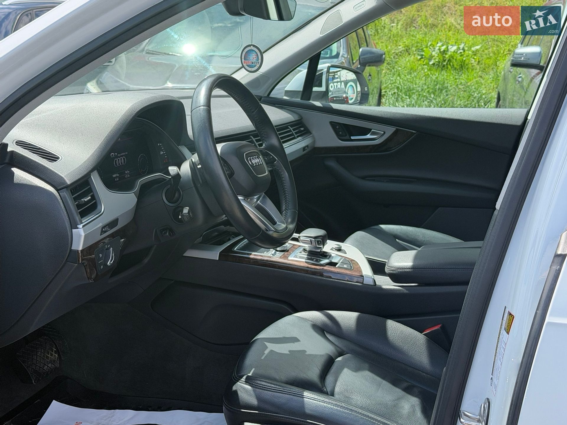Audi Q7 2018 VIN WA1LHAF77KD024298 фото оголошення 9 з 17