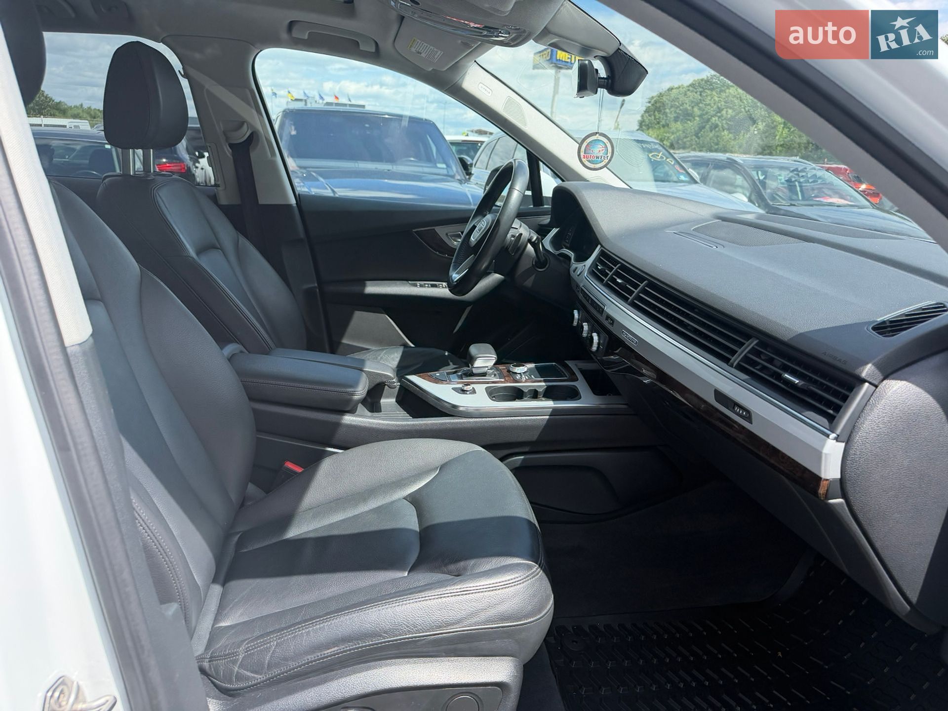 Audi Q7 2018 VIN WA1LHAF77KD024298 фото оголошення 15 з 17