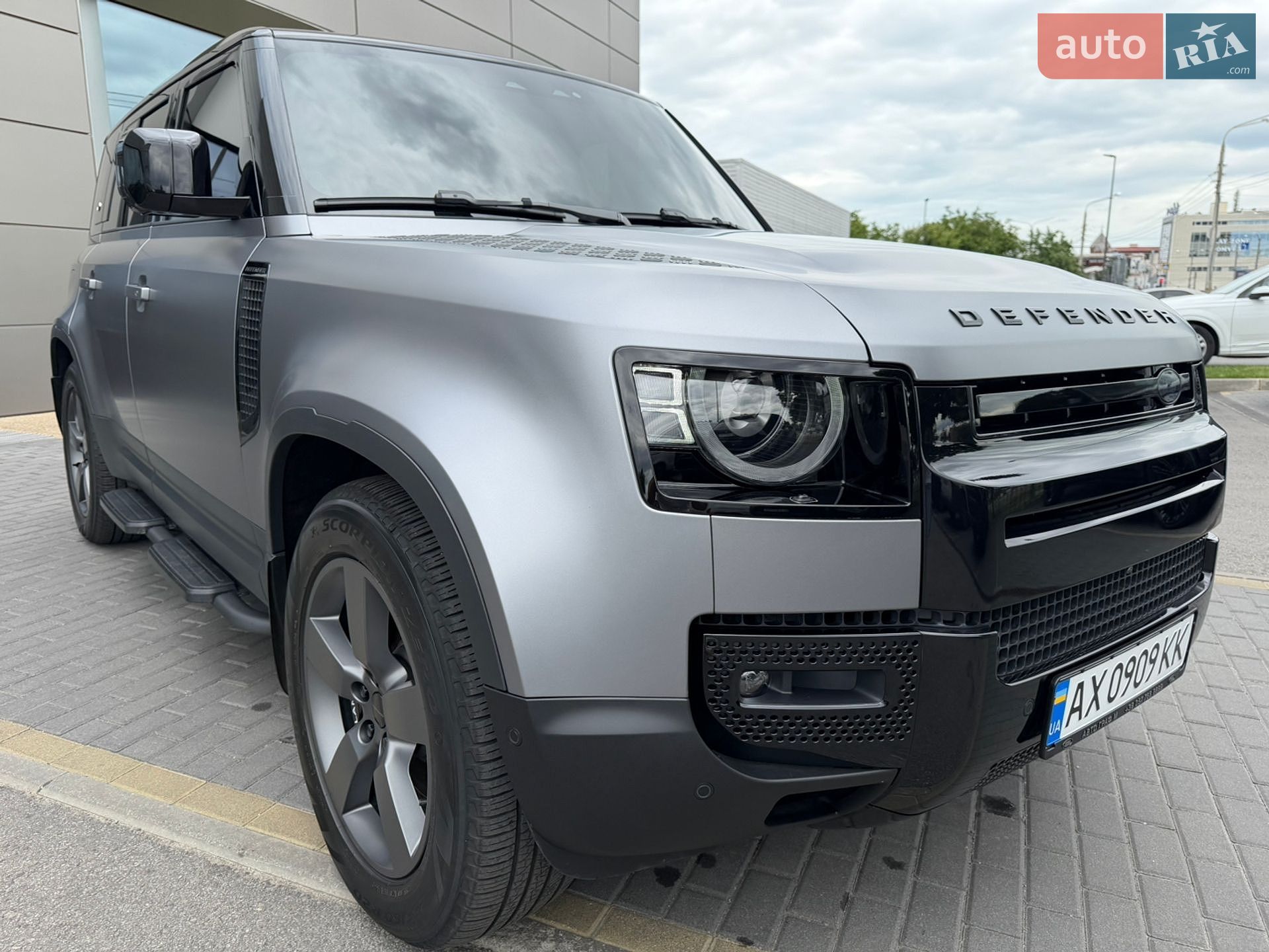 Land Rover Defender 2023 VIN SALEA7BWXR2278301 фото оголошення 10 з 32
