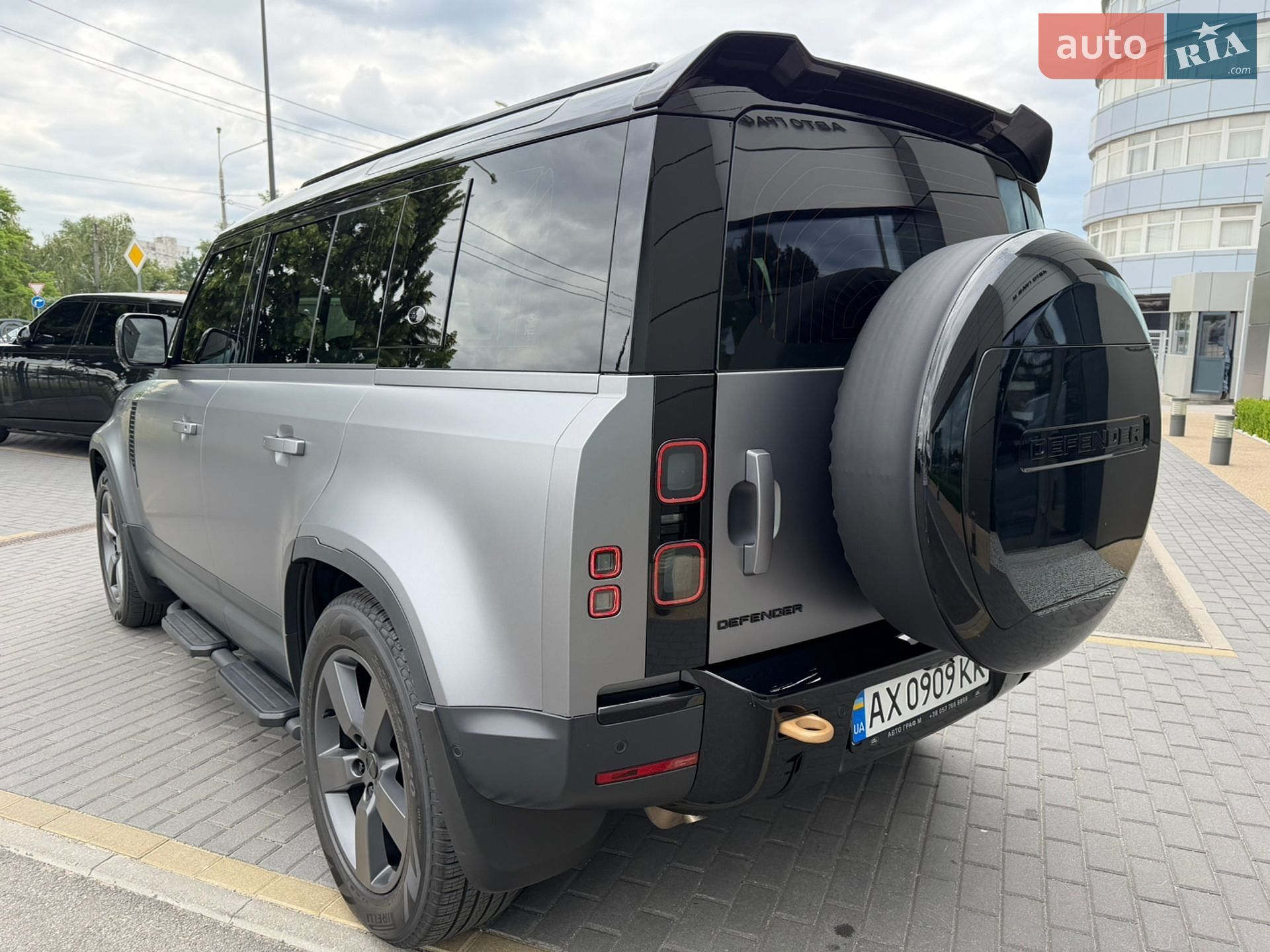Land Rover Defender 2023 VIN SALEA7BWXR2278301 фото оголошення 12 з 32