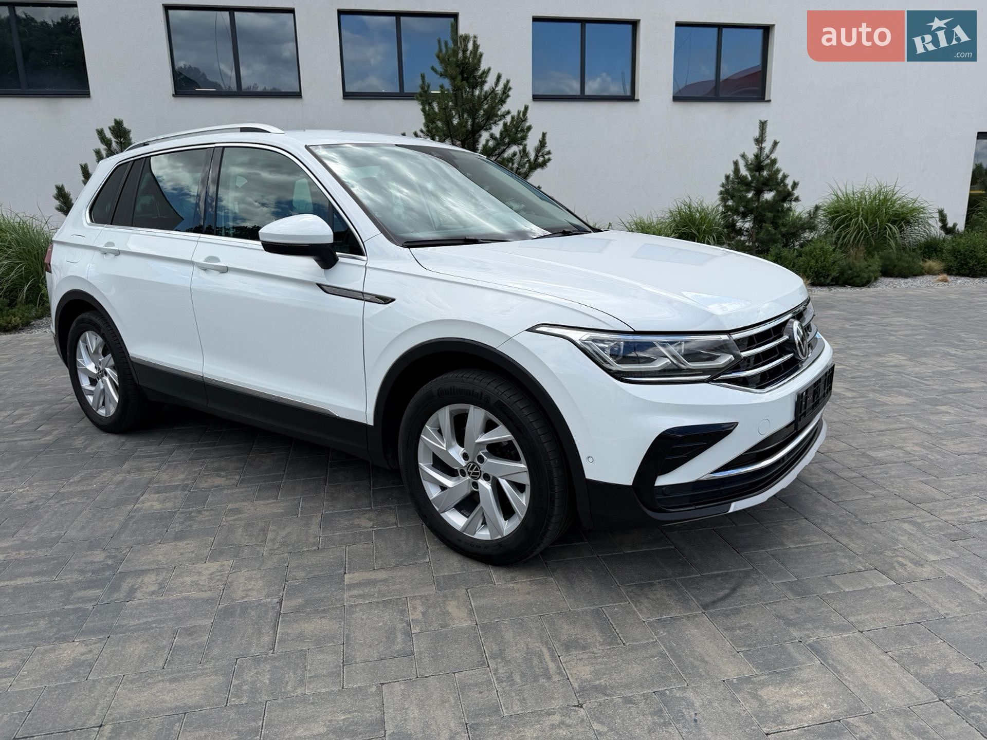 Volkswagen Tiguan 2020 VIN WVGZZZ5NZMW038097 фото оголошення 3 з 44