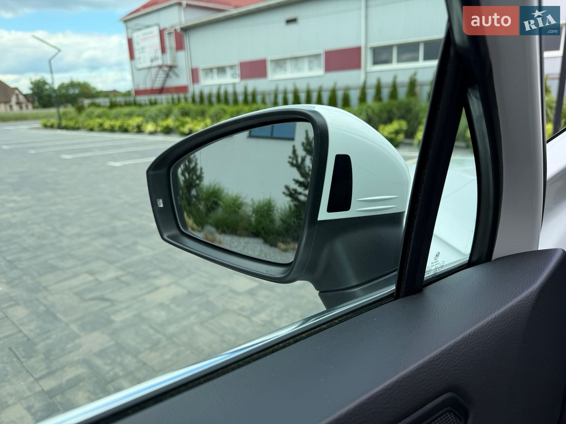 Volkswagen Tiguan 2020 VIN WVGZZZ5NZMW038097 фото оголошення 14 з 44