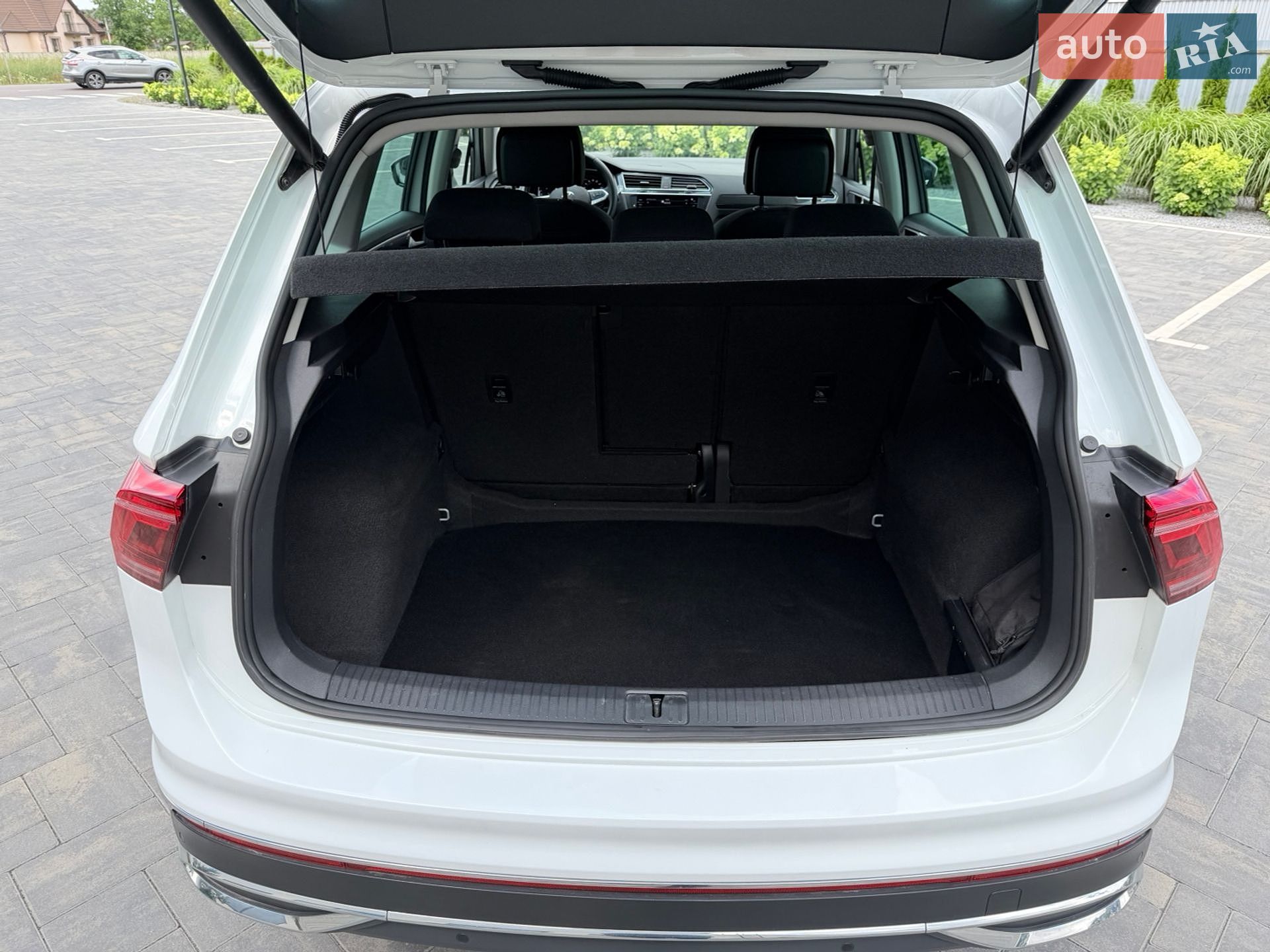 Volkswagen Tiguan 2020 VIN WVGZZZ5NZMW038097 фото оголошення 25 з 44