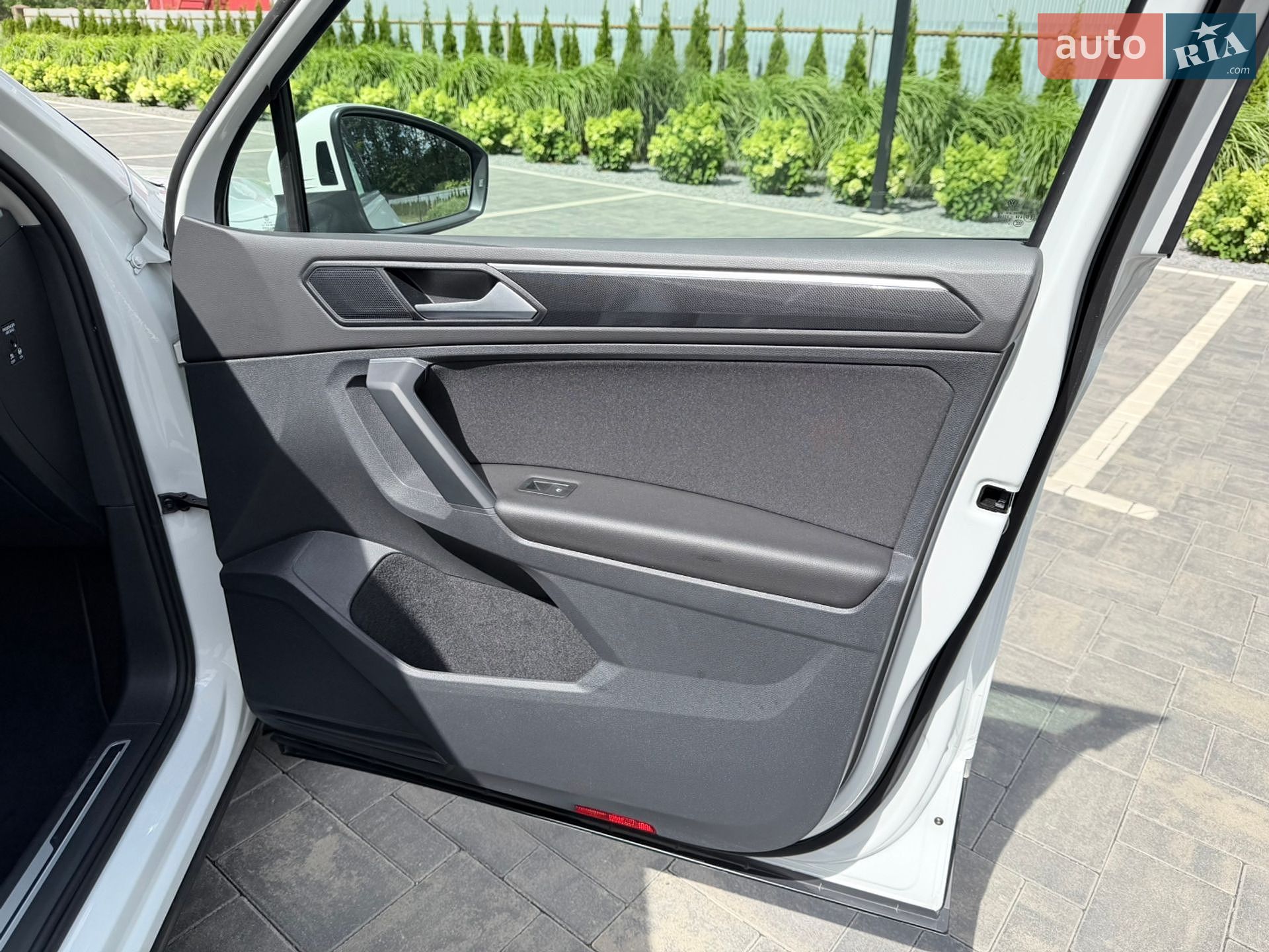Volkswagen Tiguan 2020 VIN WVGZZZ5NZMW038097 фото оголошення 30 з 44