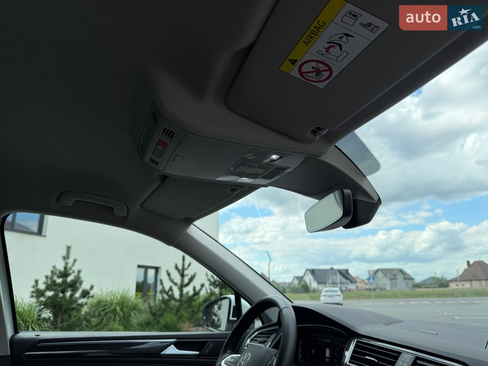 Volkswagen Tiguan 2020 VIN WVGZZZ5NZMW038097 фото оголошення 35 з 44