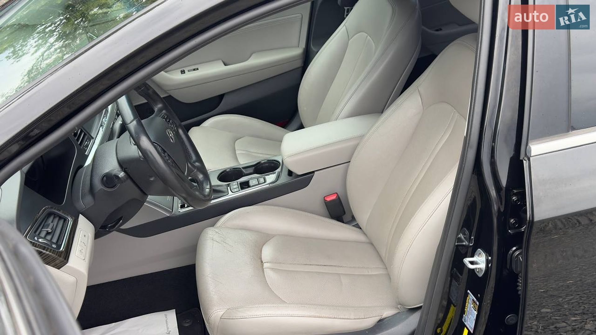 Hyundai Sonata 2015 VIN KMHE54L22GA031679 фото оголошення 10 з 32