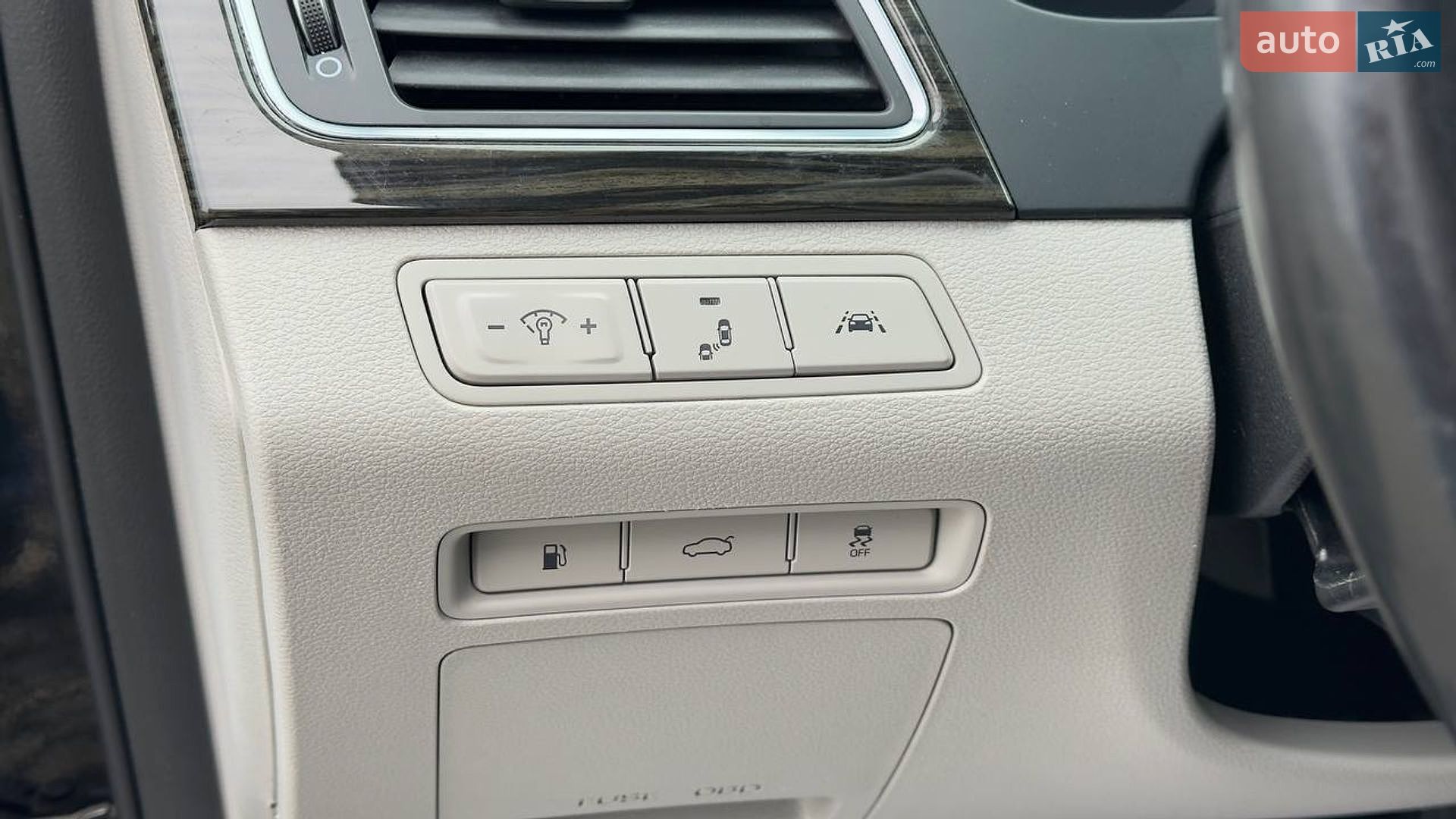 Hyundai Sonata 2015 VIN KMHE54L22GA031679 фото оголошення 21 з 32