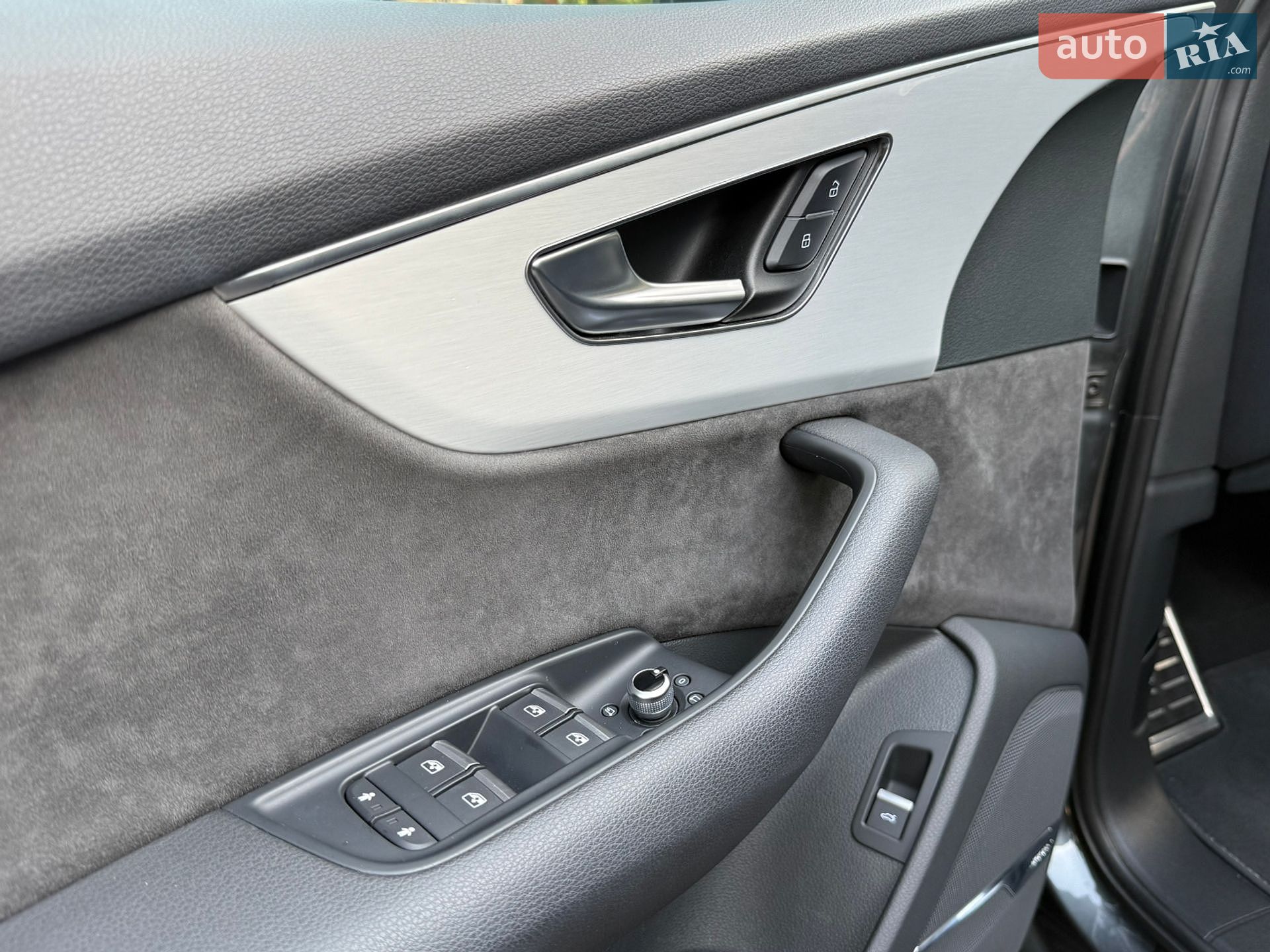 Audi Q7 2020 VIN WAUZZZ4M7LD018973 фото оголошення 37 з 116