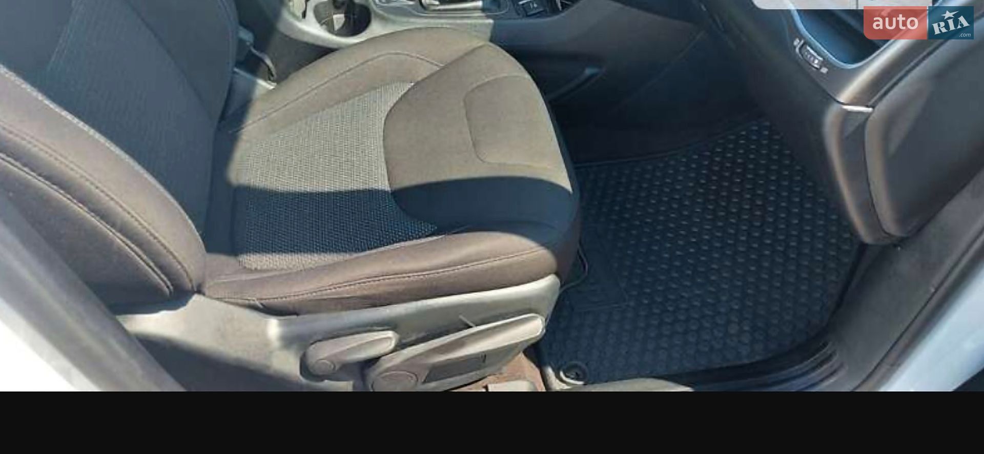 Jeep Cherokee 2018 VIN 1C4PJLCBXKD248861 фото оголошення 8 з 10