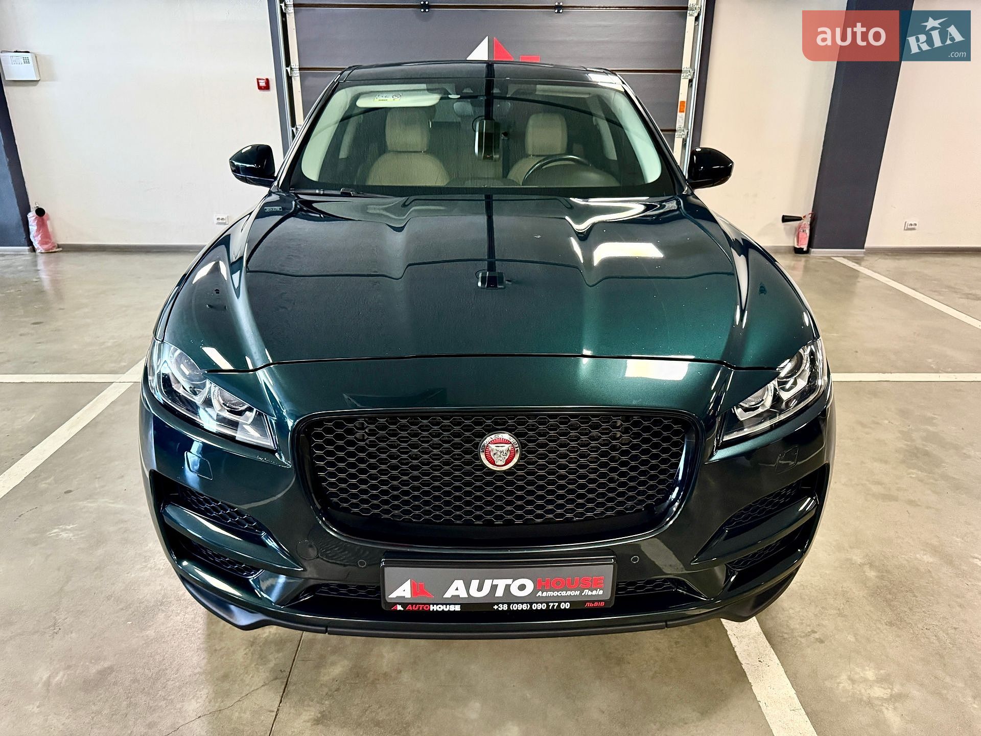 Jaguar F-Pace 2017 VIN SADCA2BNXJA290486 фото оголошення 2 з 81