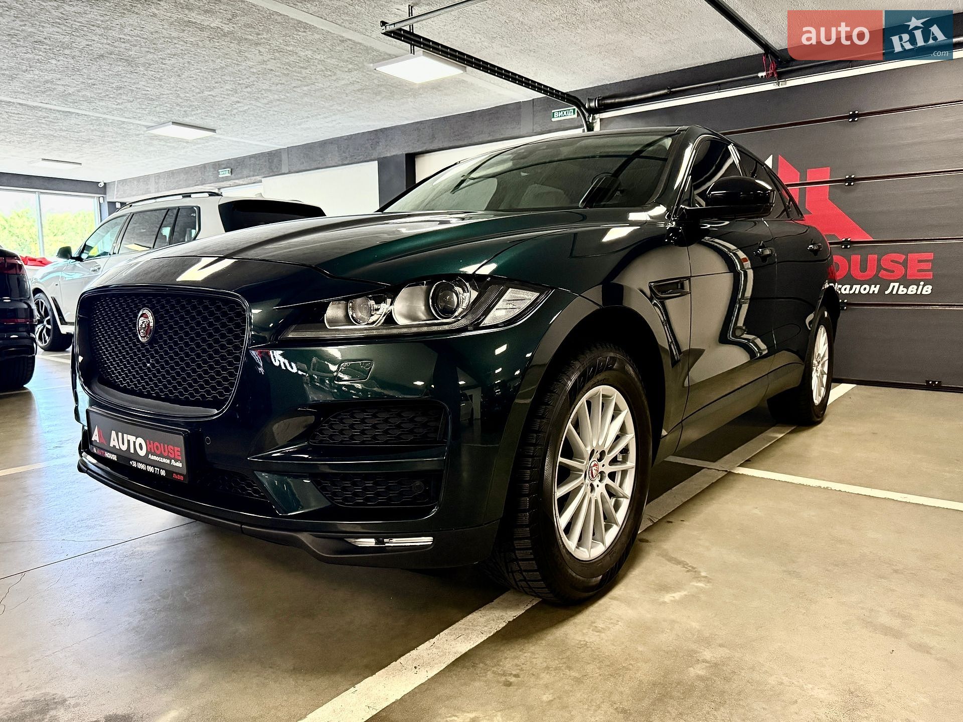 Jaguar F-Pace 2017 VIN SADCA2BNXJA290486 фото оголошення 3 з 81