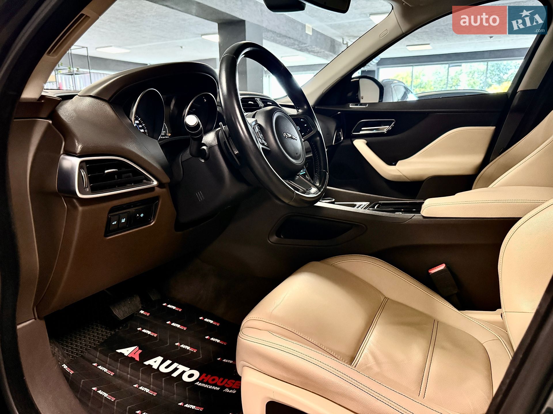 Jaguar F-Pace 2017 VIN SADCA2BNXJA290486 фото оголошення 33 з 81